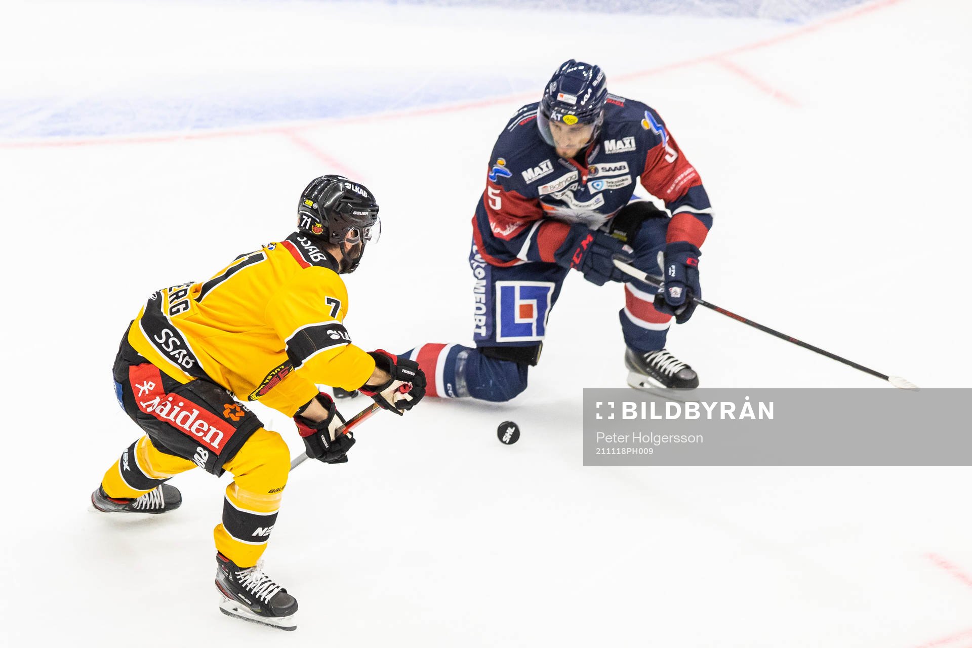 Luleås Linus Fröberg och Linköpings Mattias Bäckman