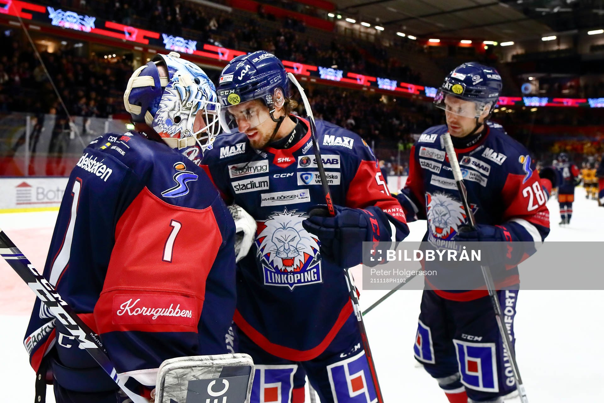 Linköpings målvakt David Rautio och Mattias Bäckman