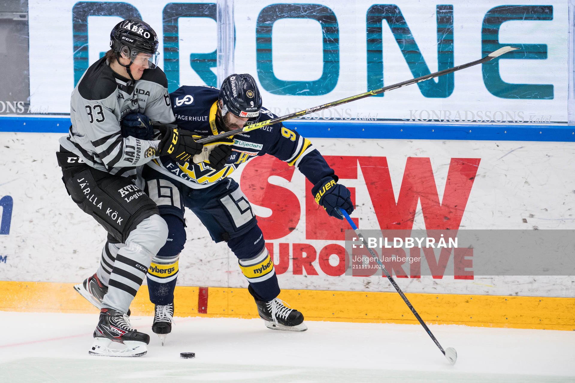 s Malte Setkov och HV71:s Taylor Matson