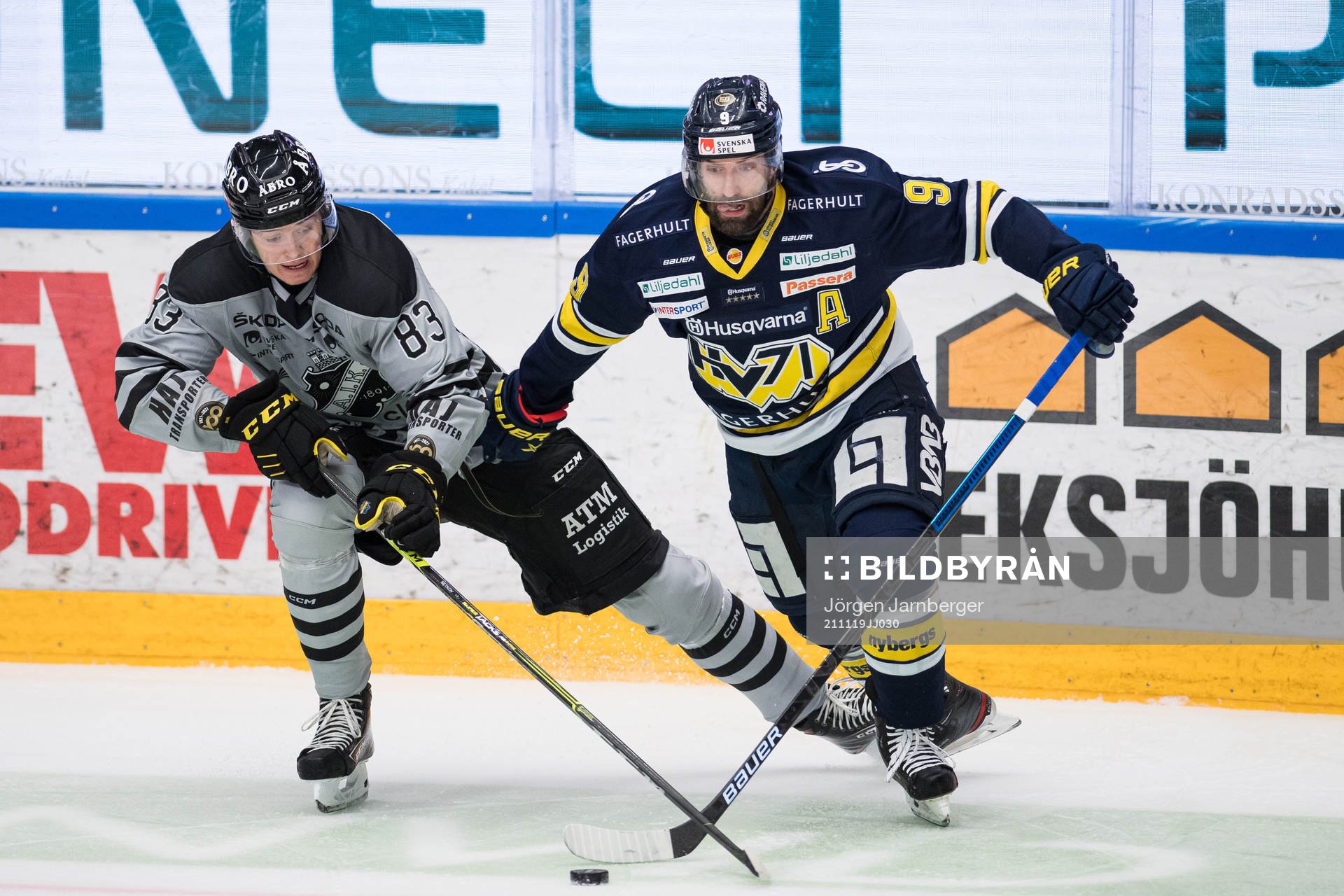 s Malte Setkov och HV71:s Taylor Matson