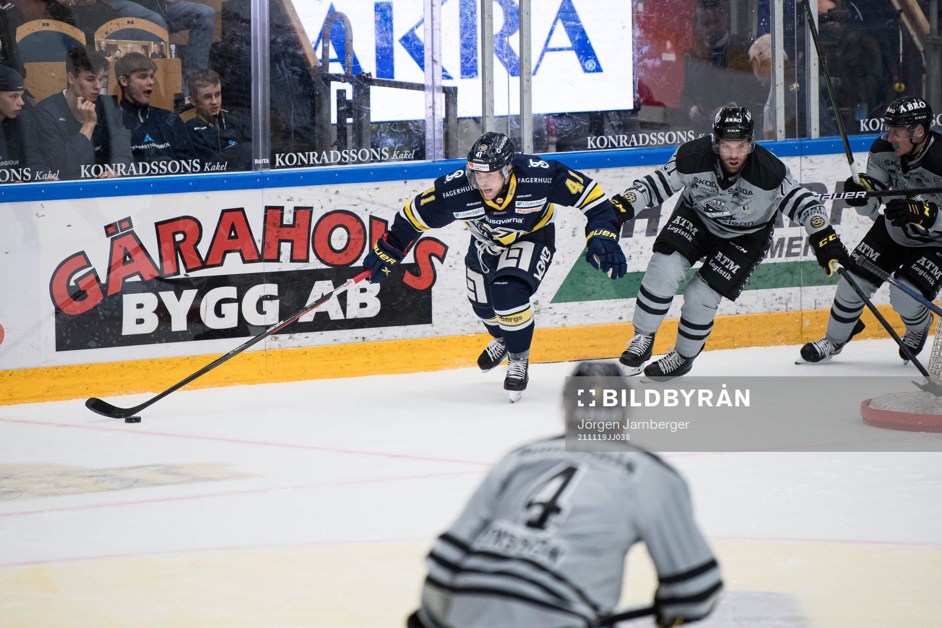 s Chad Billins och AIK:s Christian Sandberg