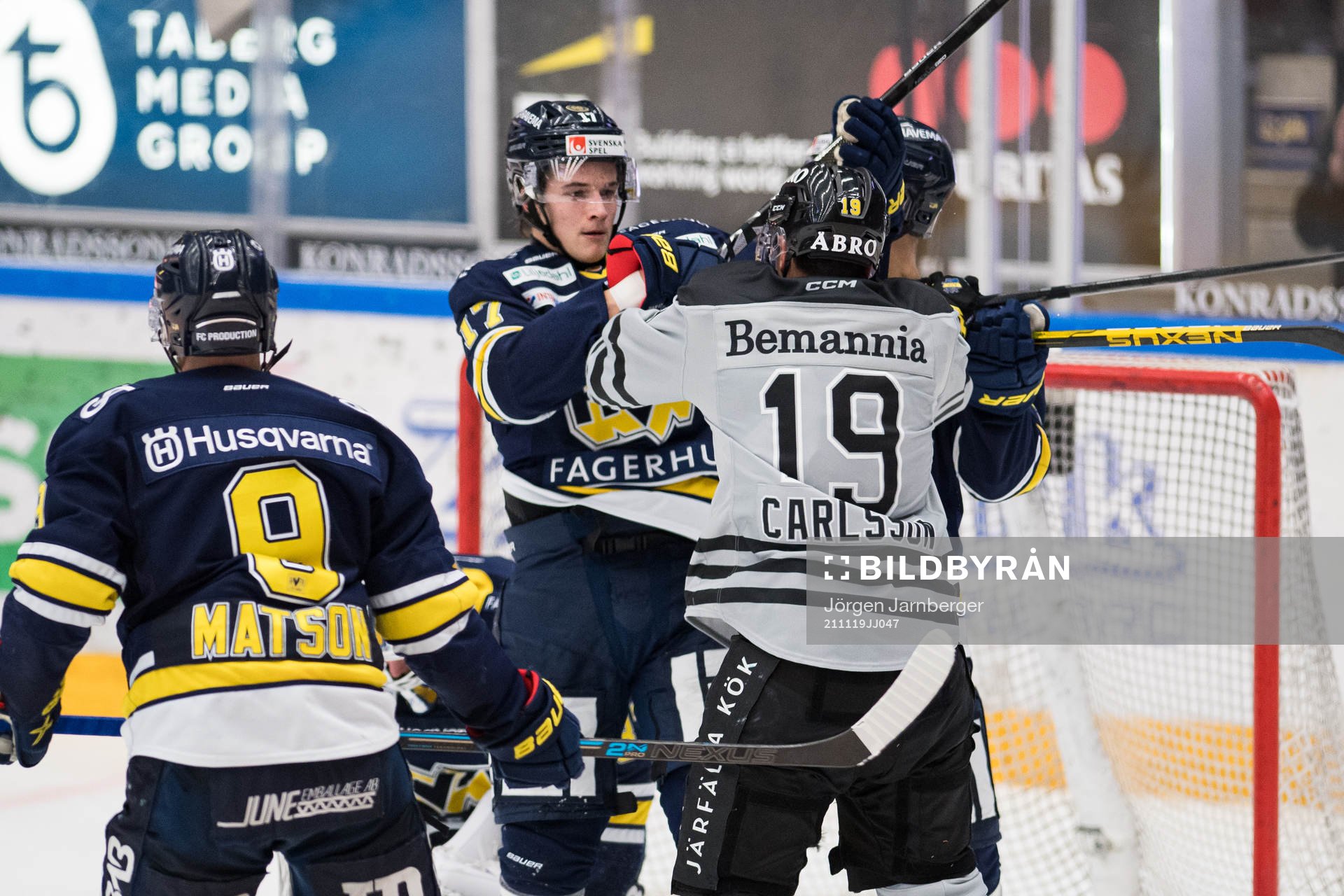 s Max Wennlund och AIK:s Lucas Carlsson