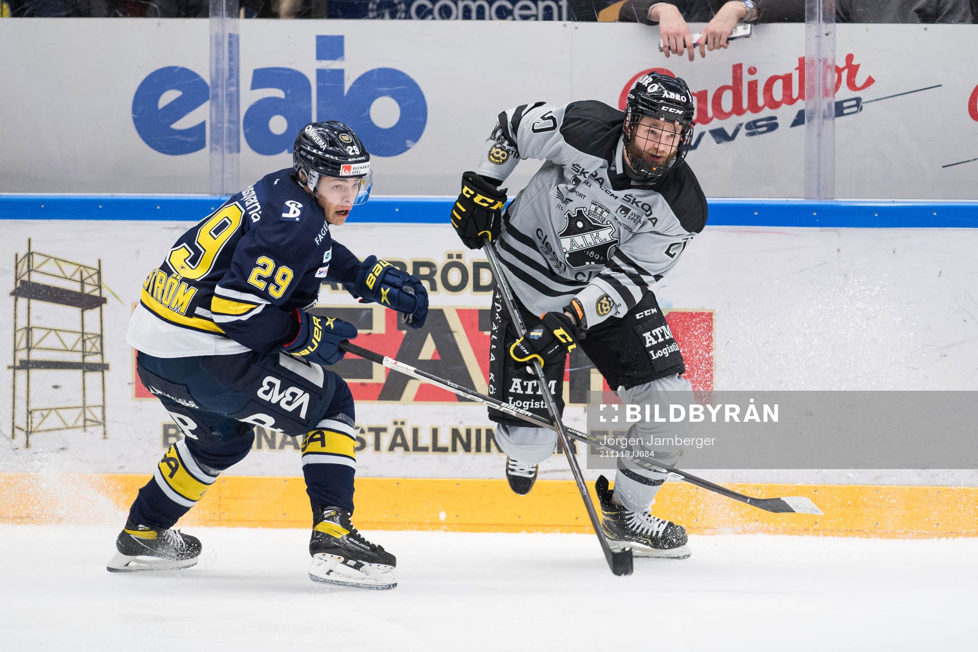 s Jonathan Wikström och AIK:s Sam Marklund
