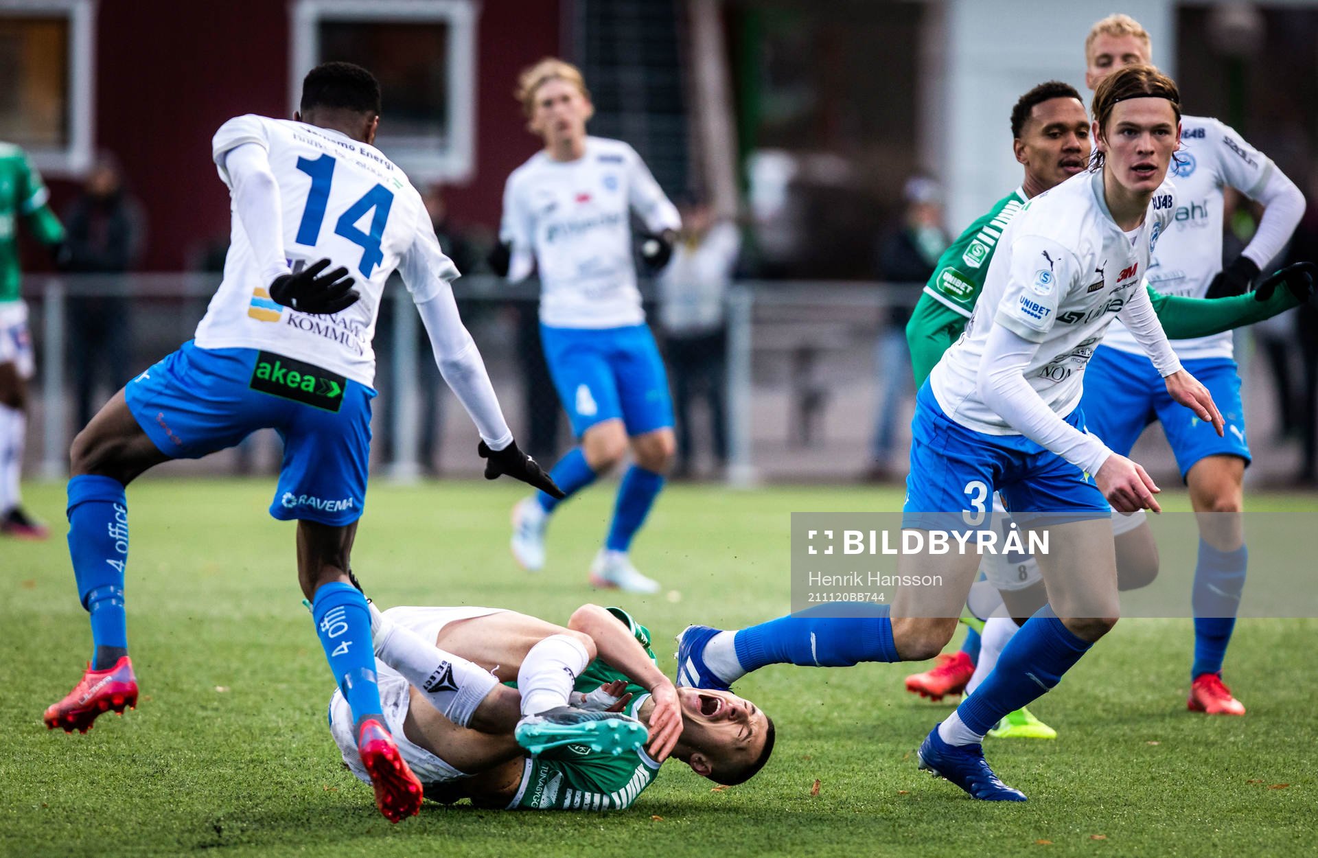 Brages Leonard Pllana har ont