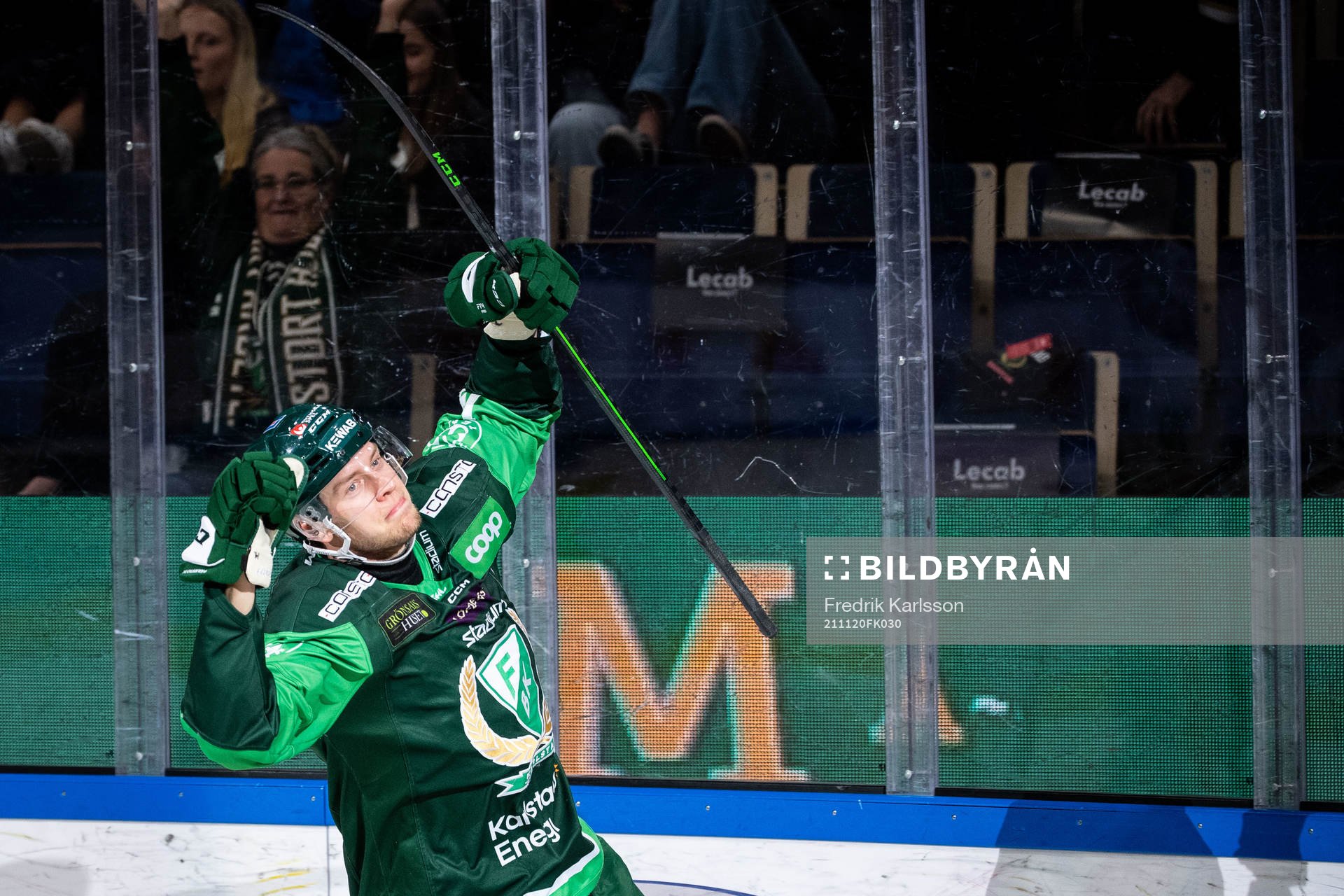 Färjestads Victor Ejdsell jublar