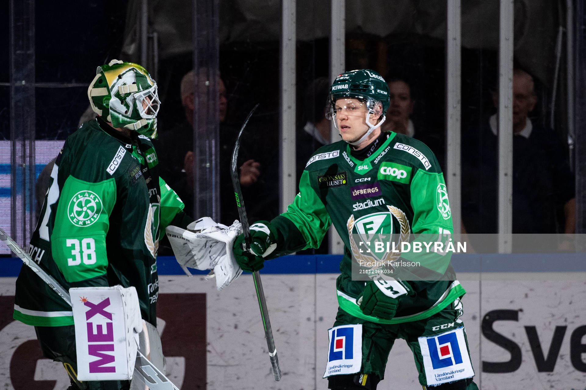 Färjestads Daniel Viksten jublar