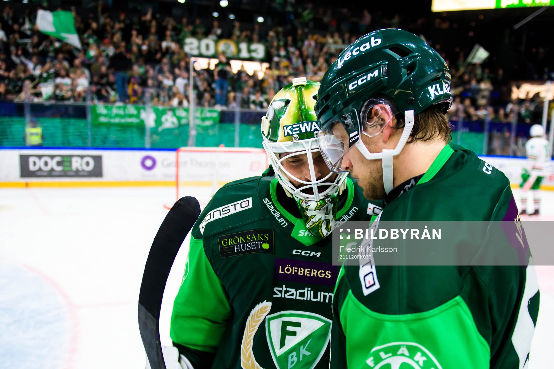 Färjestads målvakt Dominik Furch och Jacob de la Rose