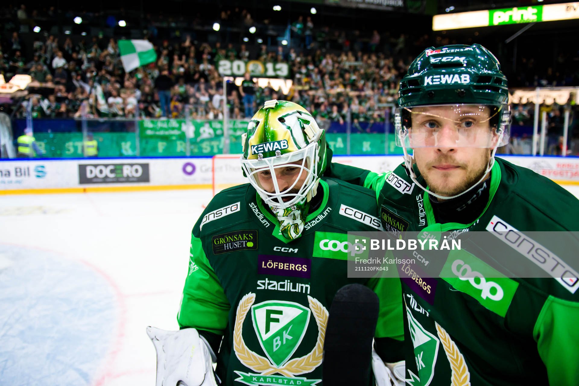 Färjestads målvakt Dominik Furch och Jacob de la Rose