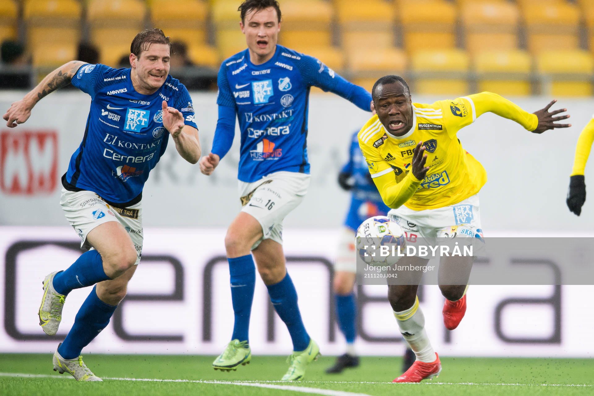Norrbys Nicklas Savolainen och Falkenbergs Nsima Peter