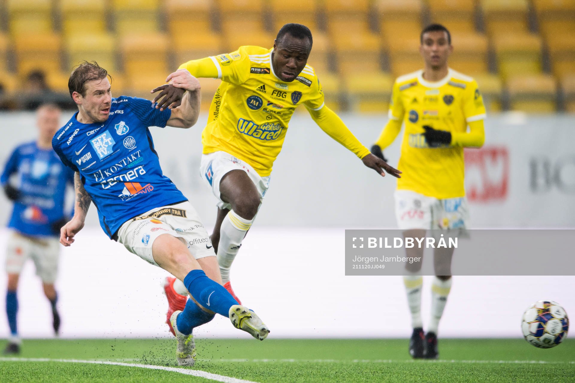 Norrbys Nicklas Savolainen och Falkenbergs Nsima Peter