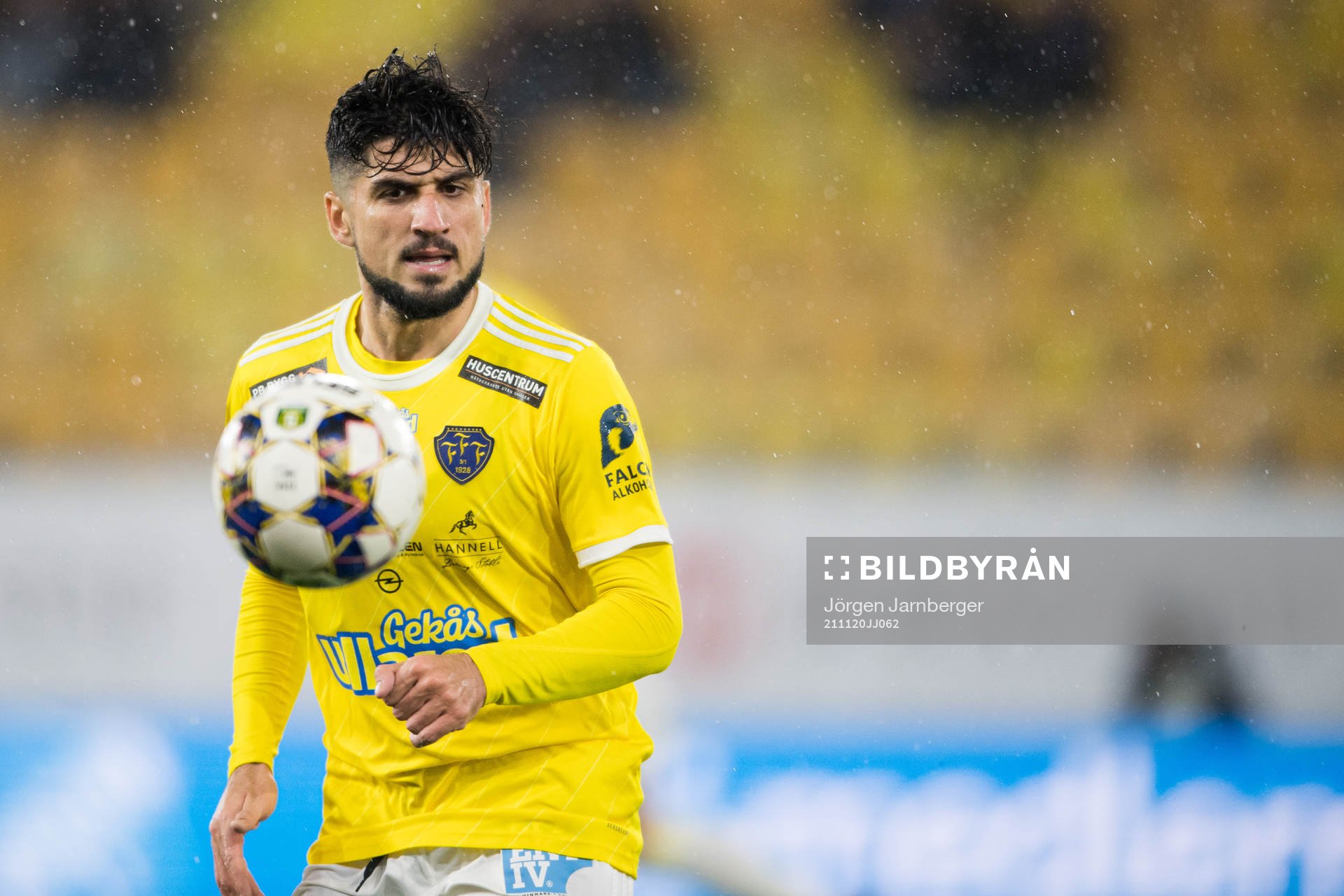 Falkenbergs Mahmut Özen under fotbollsmatchen i Superettan mellan Norrby och Falkenberg den 20 november 2021 i Borås. 