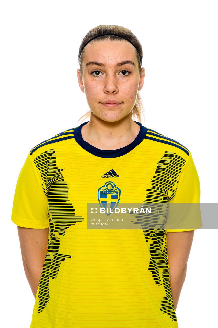 Naemi Jallow i F15-landslaget