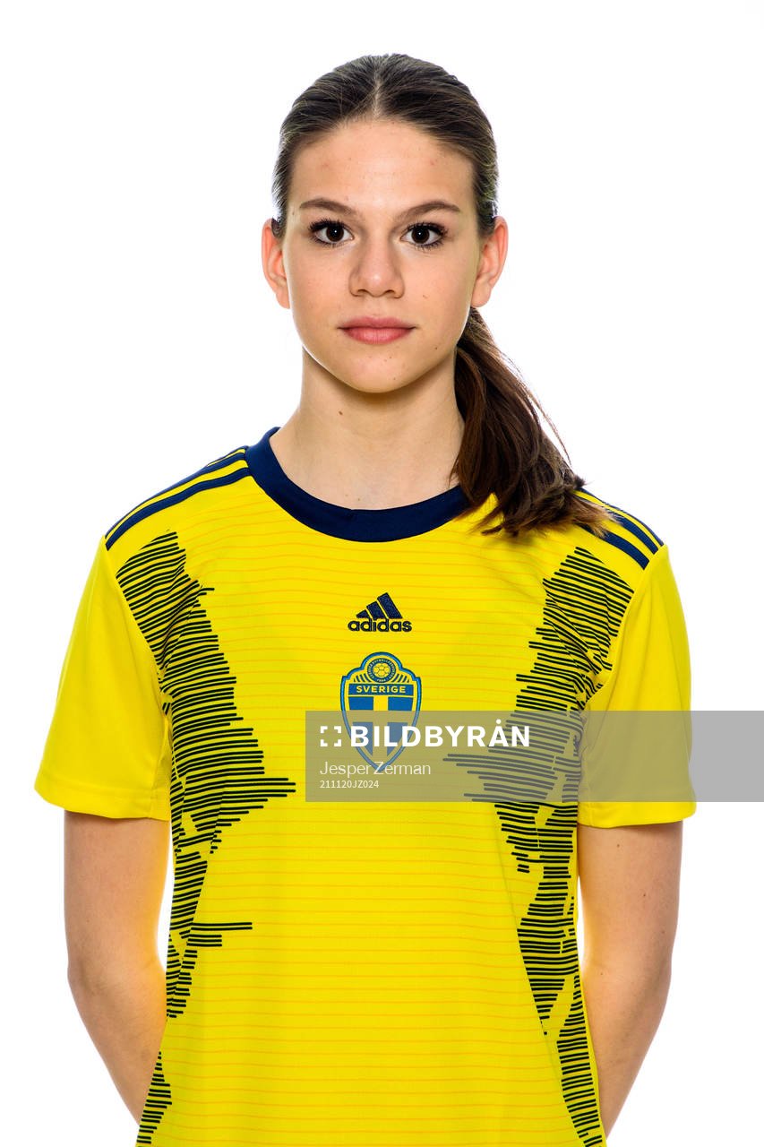 Bella Andersson i F15-landslaget