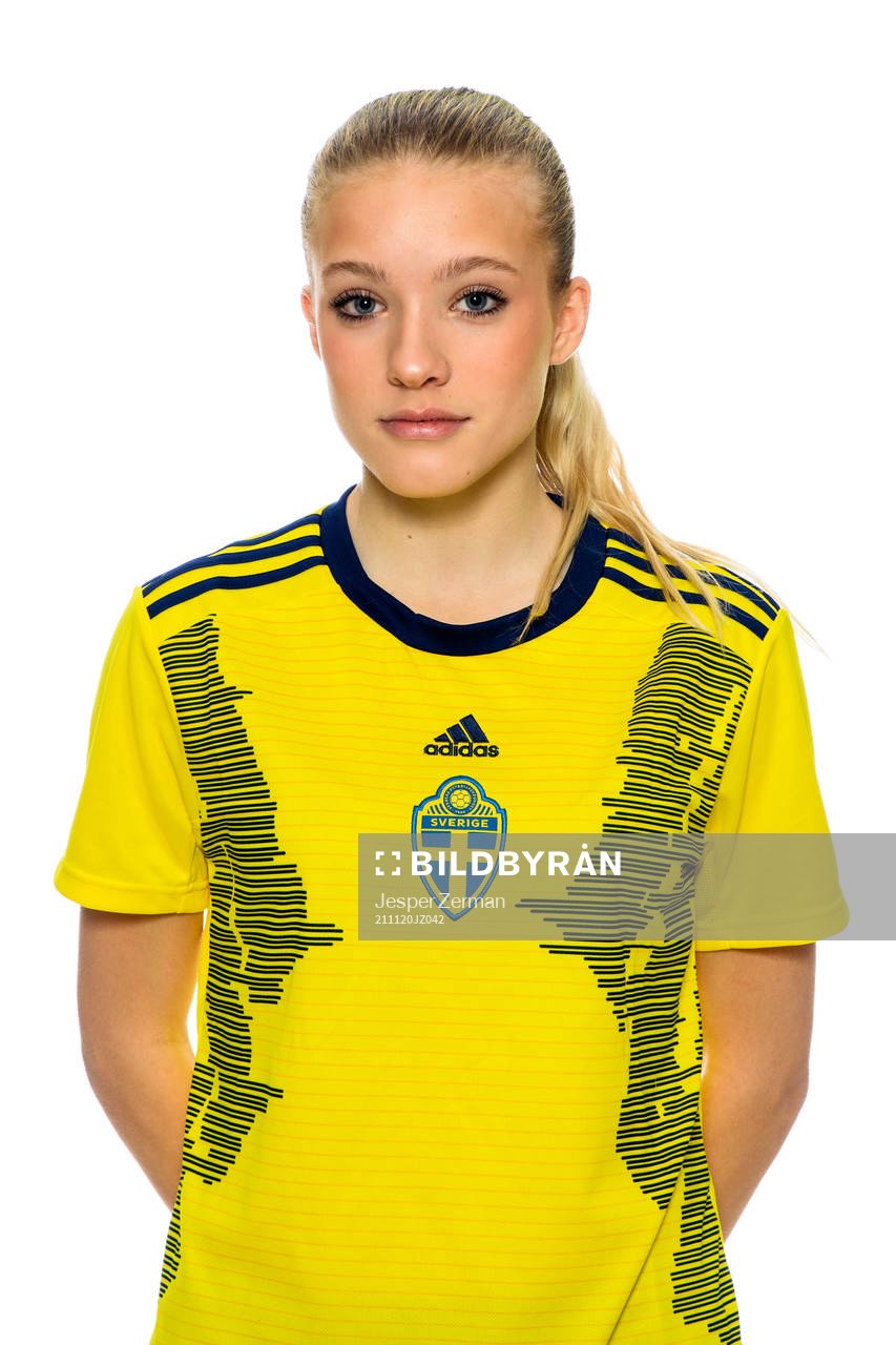 Smilla Holmberg i F15-landslaget