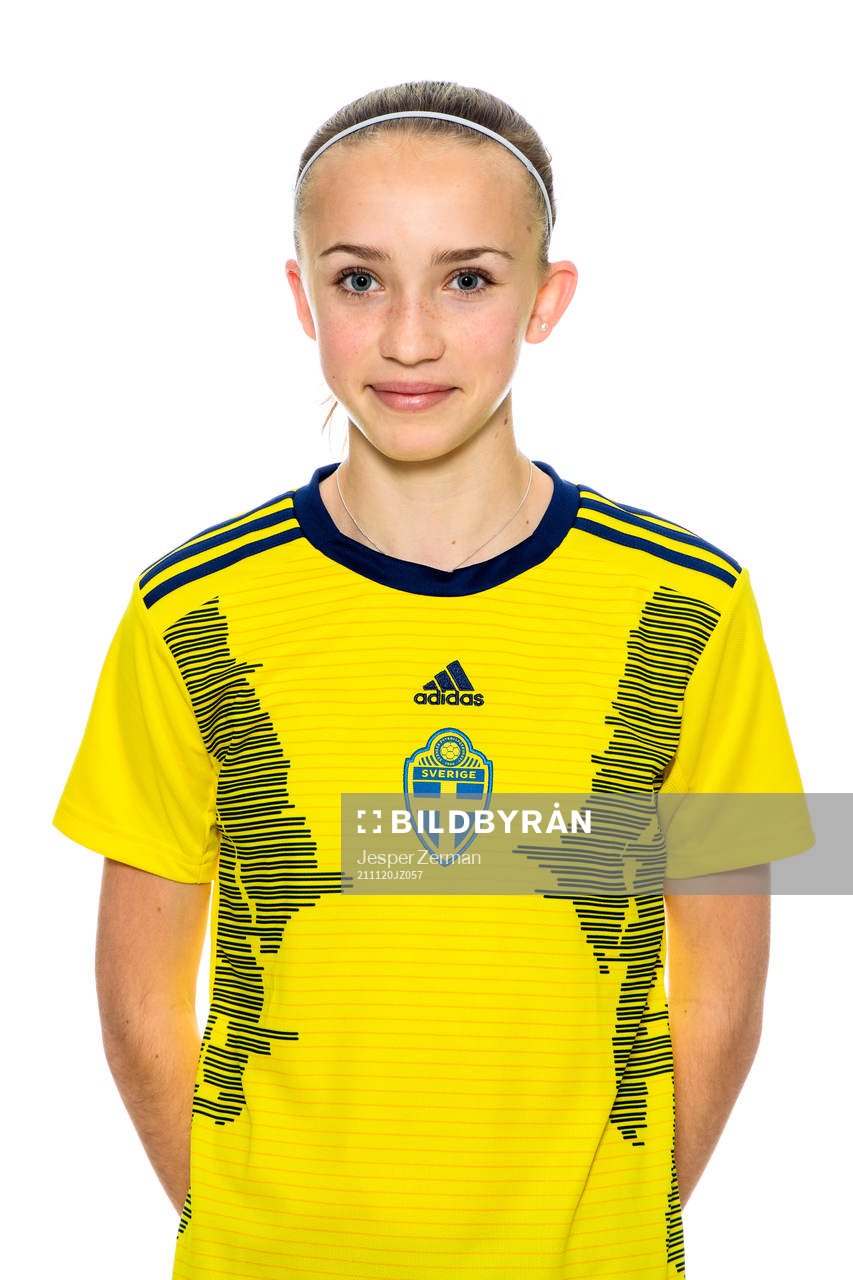 Isabella Veiszhaupt i F15-landslaget