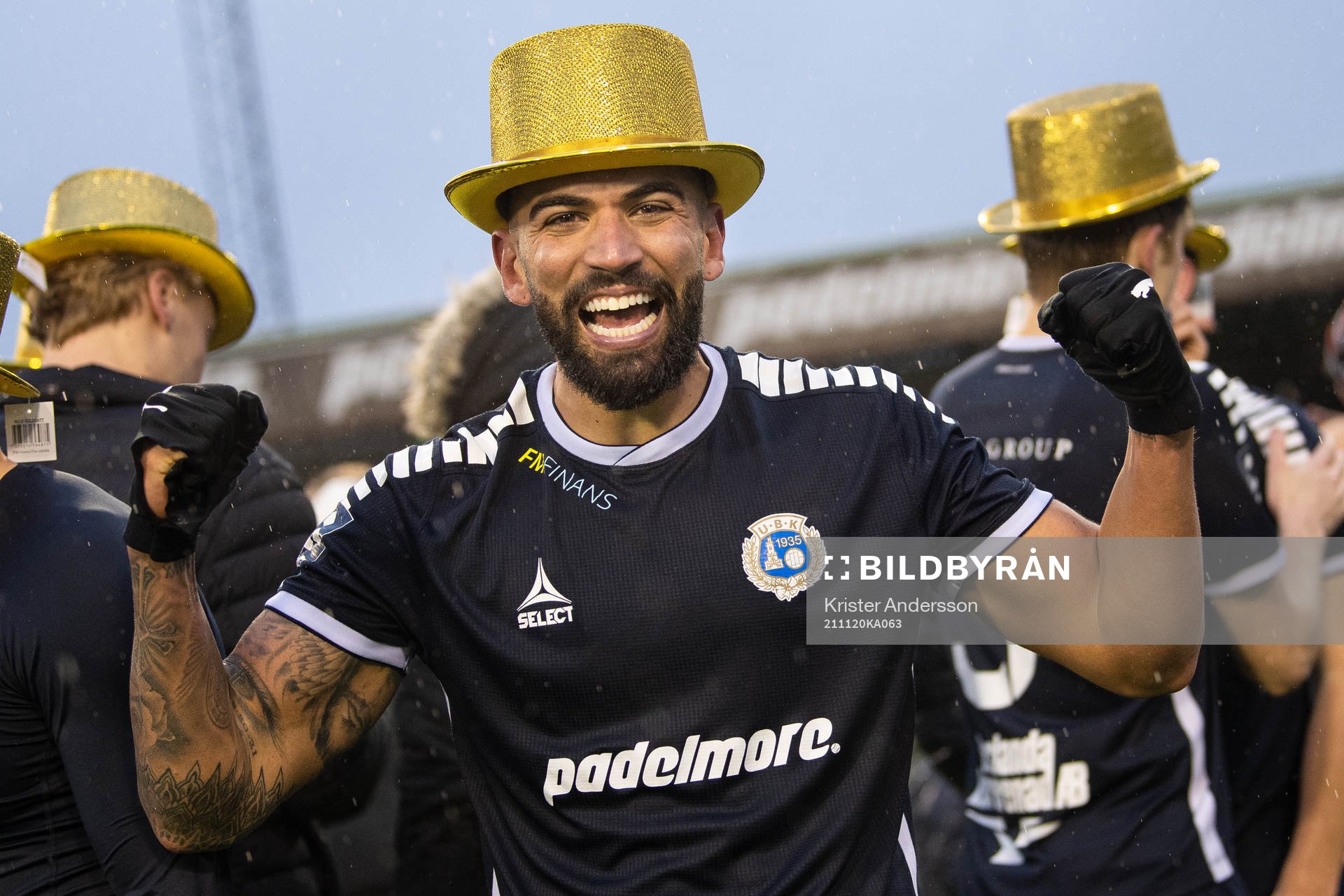 Utsiktens Paulo Marcelo Souza Alvez jublar
