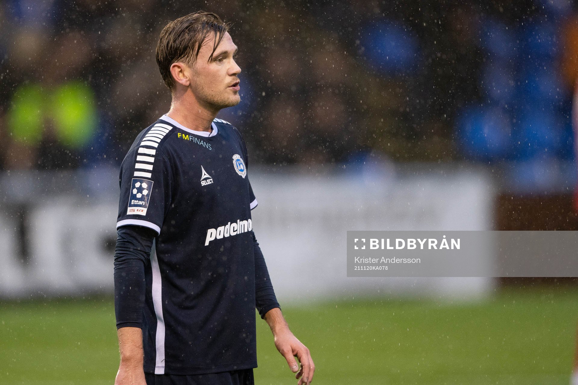 Utsiktens Arnar Bragi Bergsson under fotbollsmatchen i Ettan södra mellan Utsikten och Vänersborg den 20 november 2021 i Göteborg.