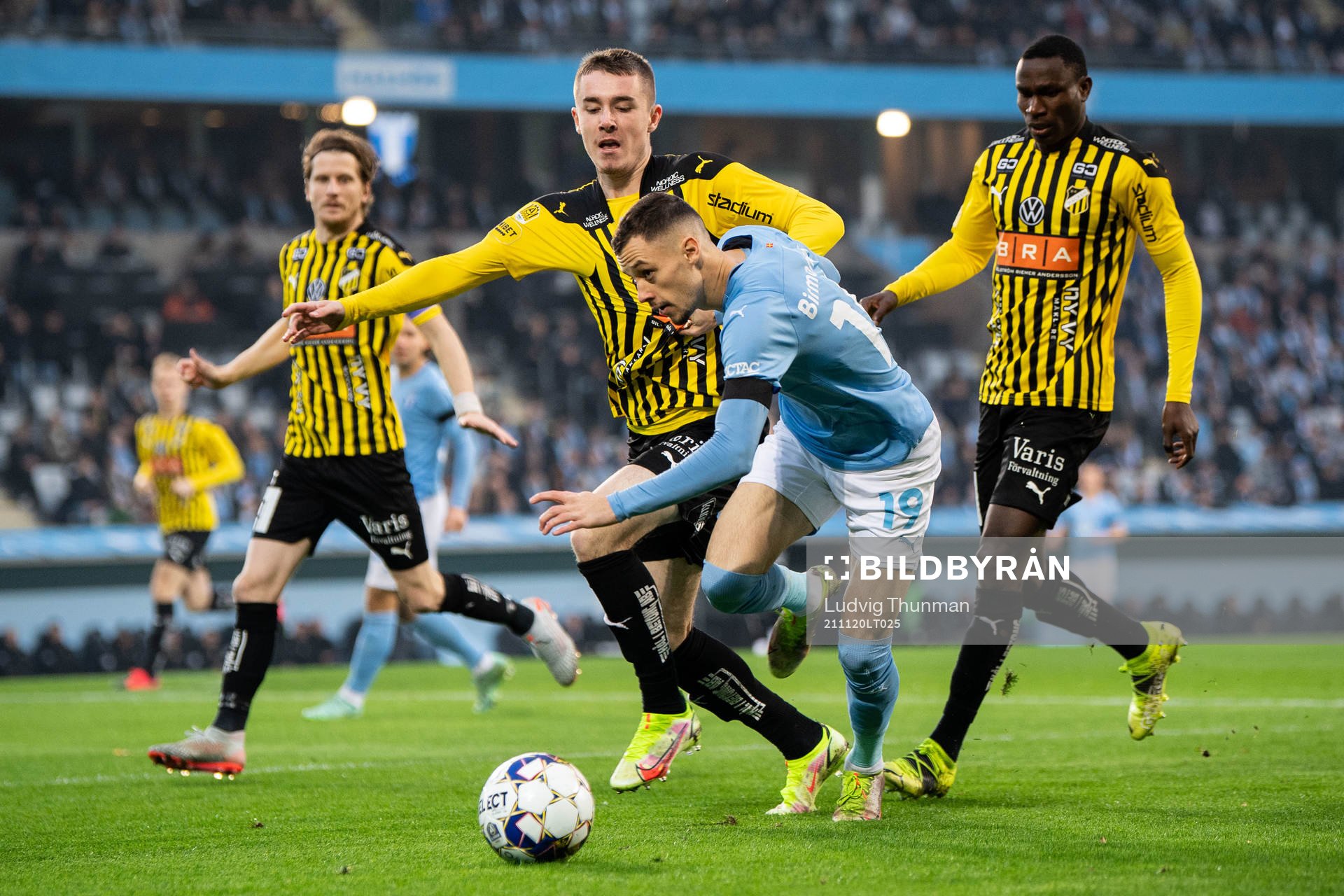 Häckens Patrik Wålemark och Malmö FFs Veljko Birmancevic
