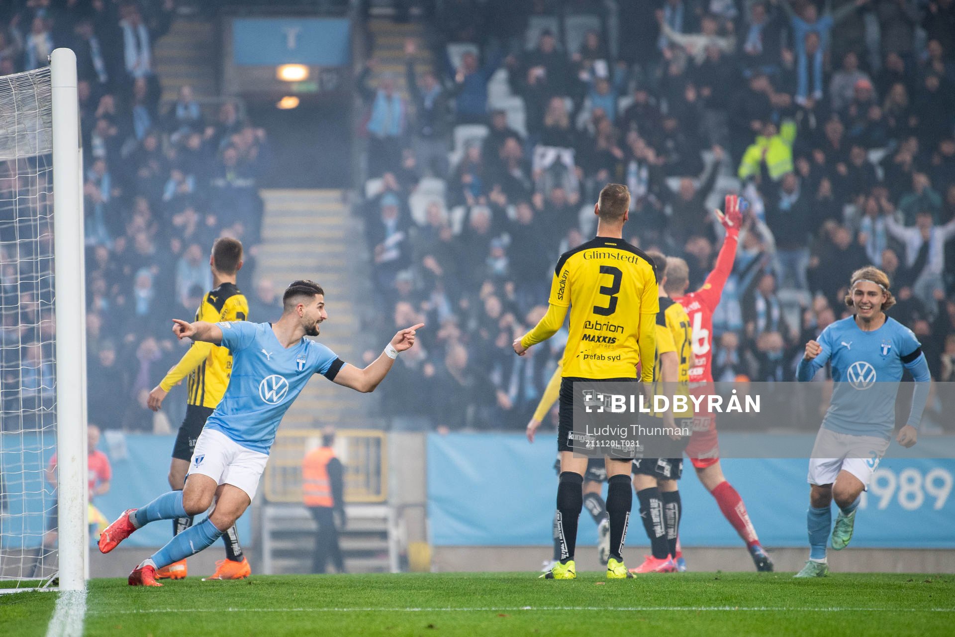 Malmö FFs Antonio Colak och Sebastian Nanasi jublar