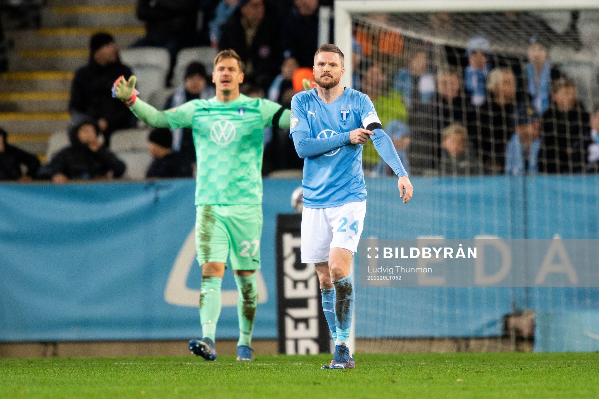 Malmö FFs  målvakt Johan Dahlin och Lasse Nielsen deppar