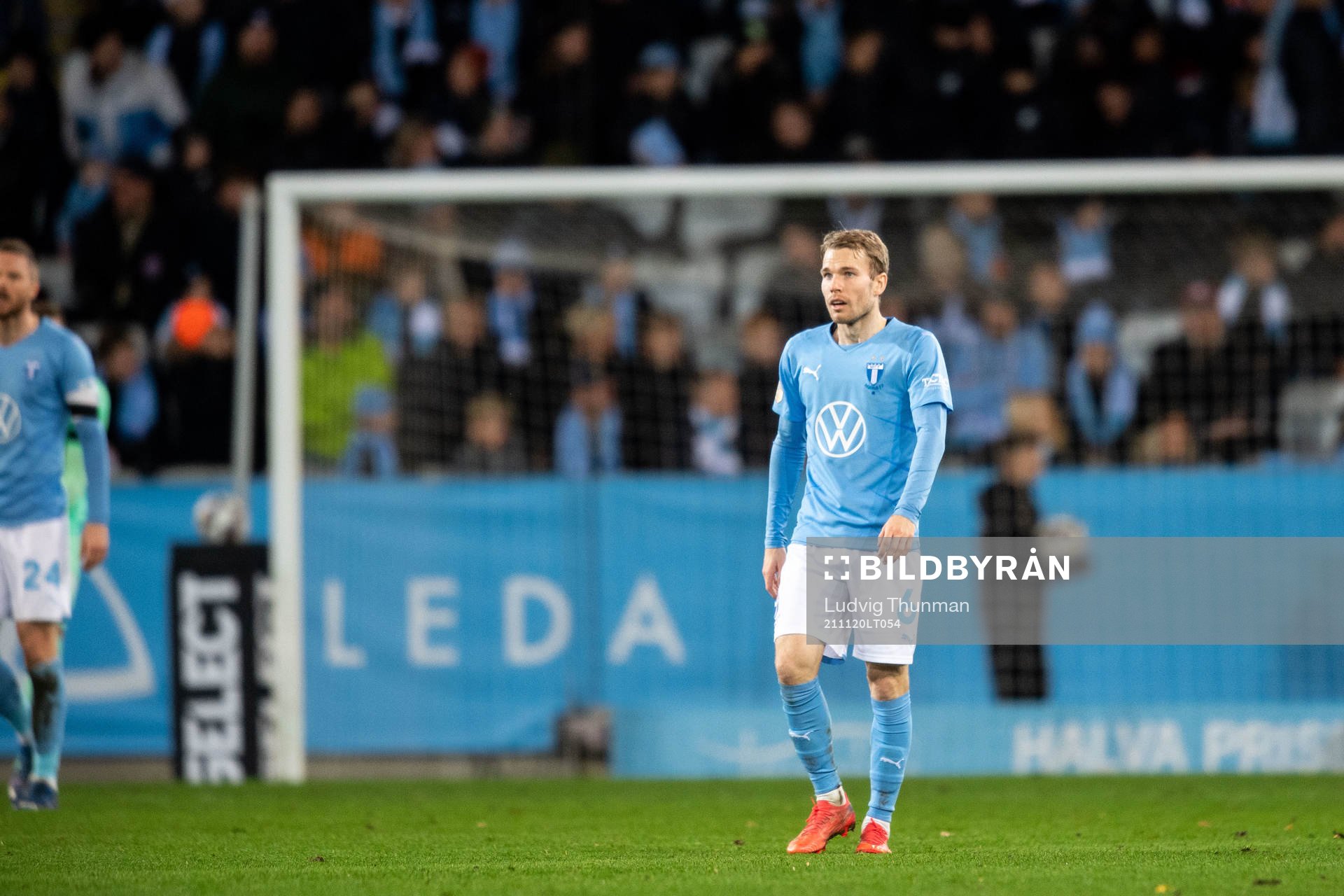 Malmö FFs Oscar Lewicki deppar