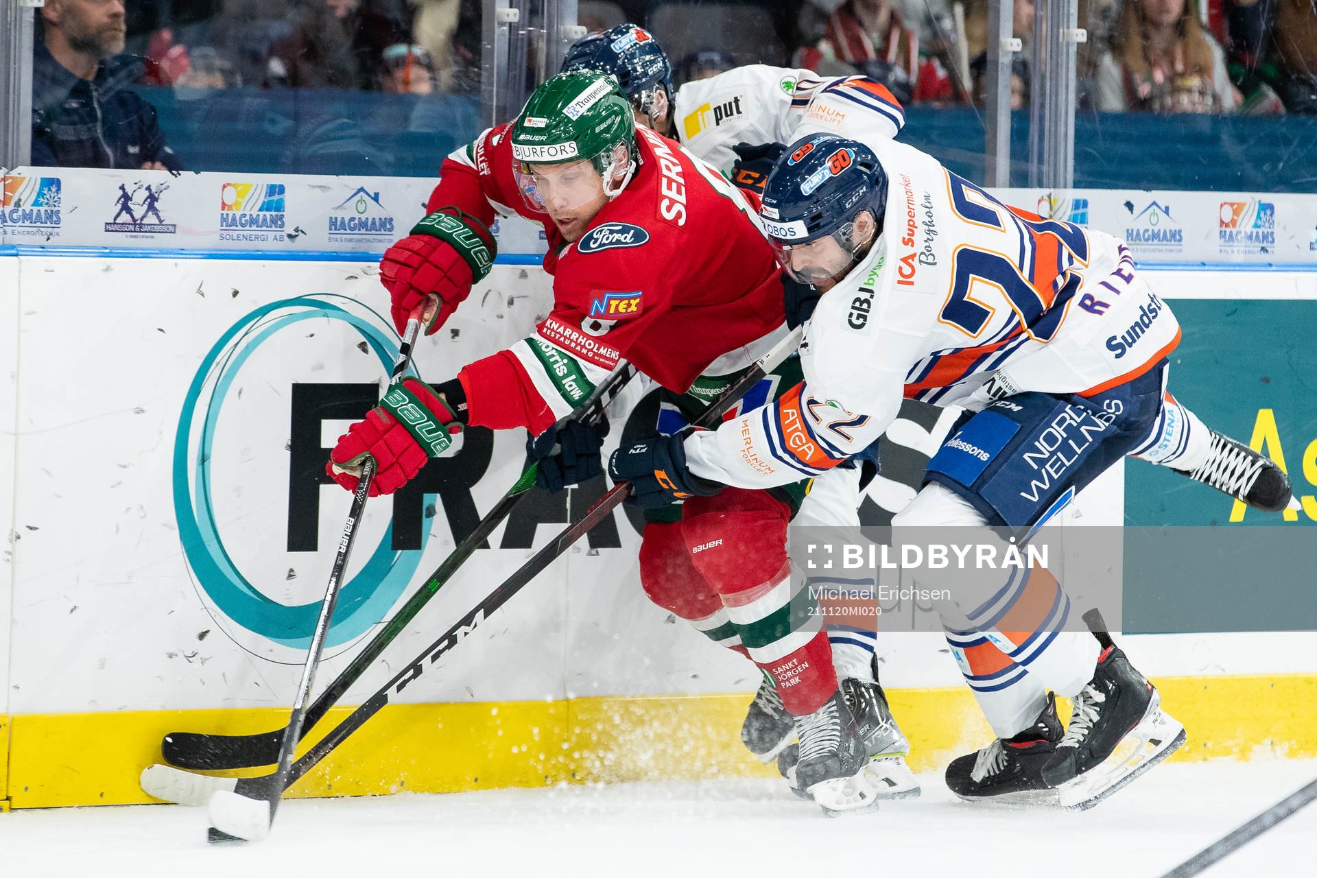 Frölundas Viktor Ekbom och Växjös Tobias Rieder