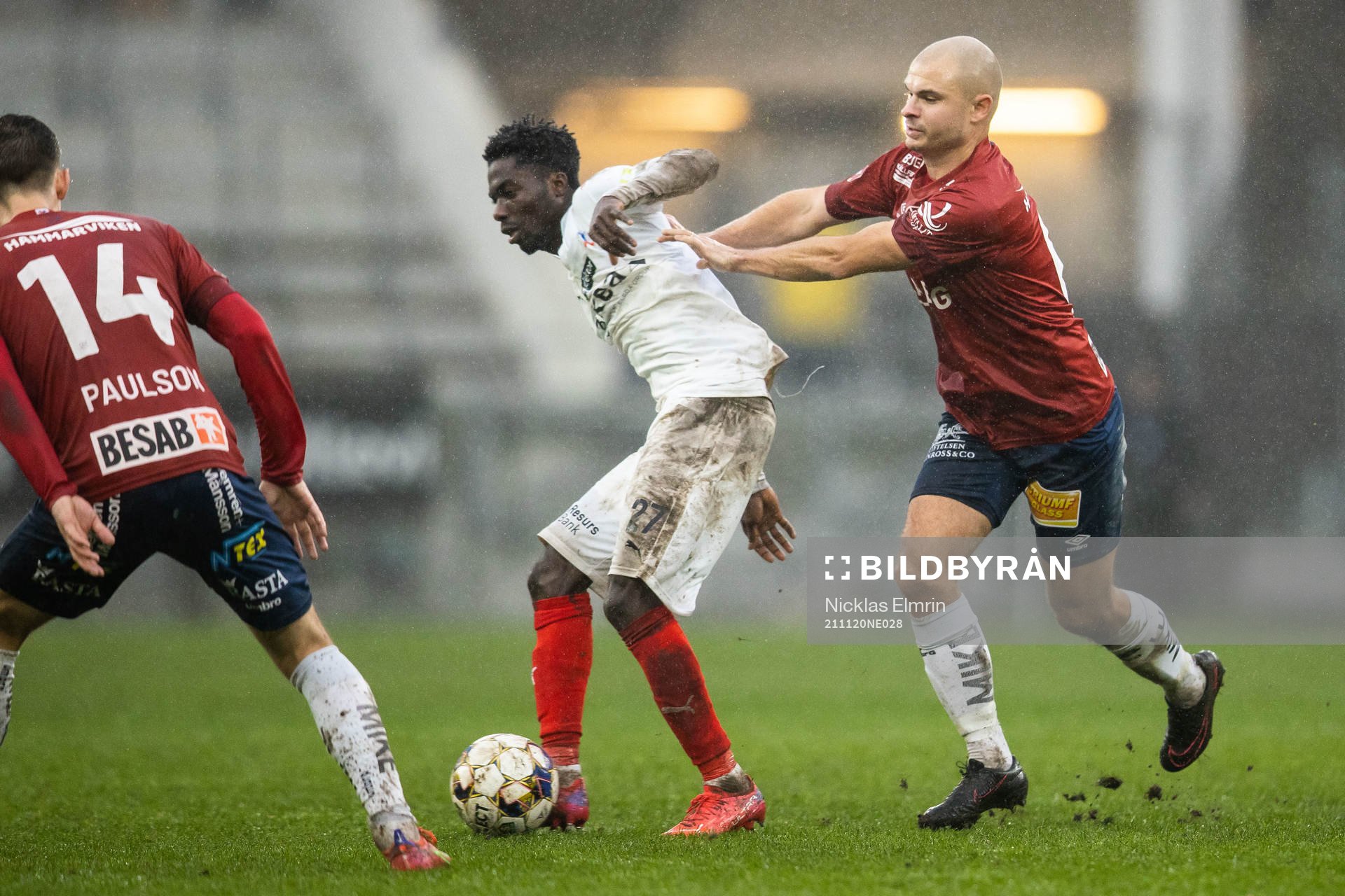 Helsingborgs Benjamin Acquah och Örgrytes Hannes Sahlin