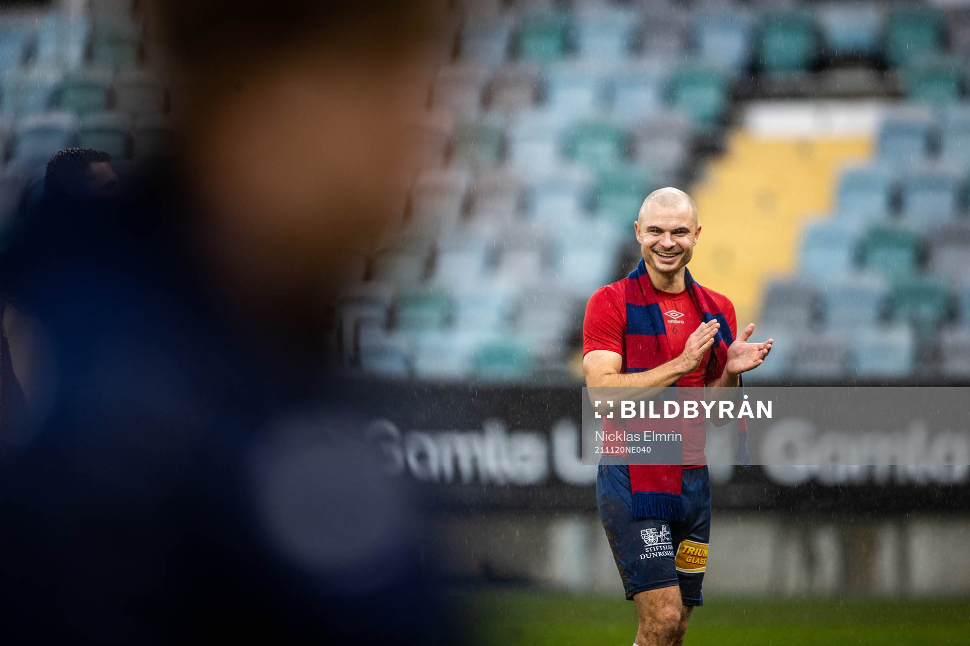 Örgrytes Hannes Sahlin firar efter fotbollsmatchen i Superettan mellan Örgryte och Helsingborg den 20 november 2021 i Göteborg. 