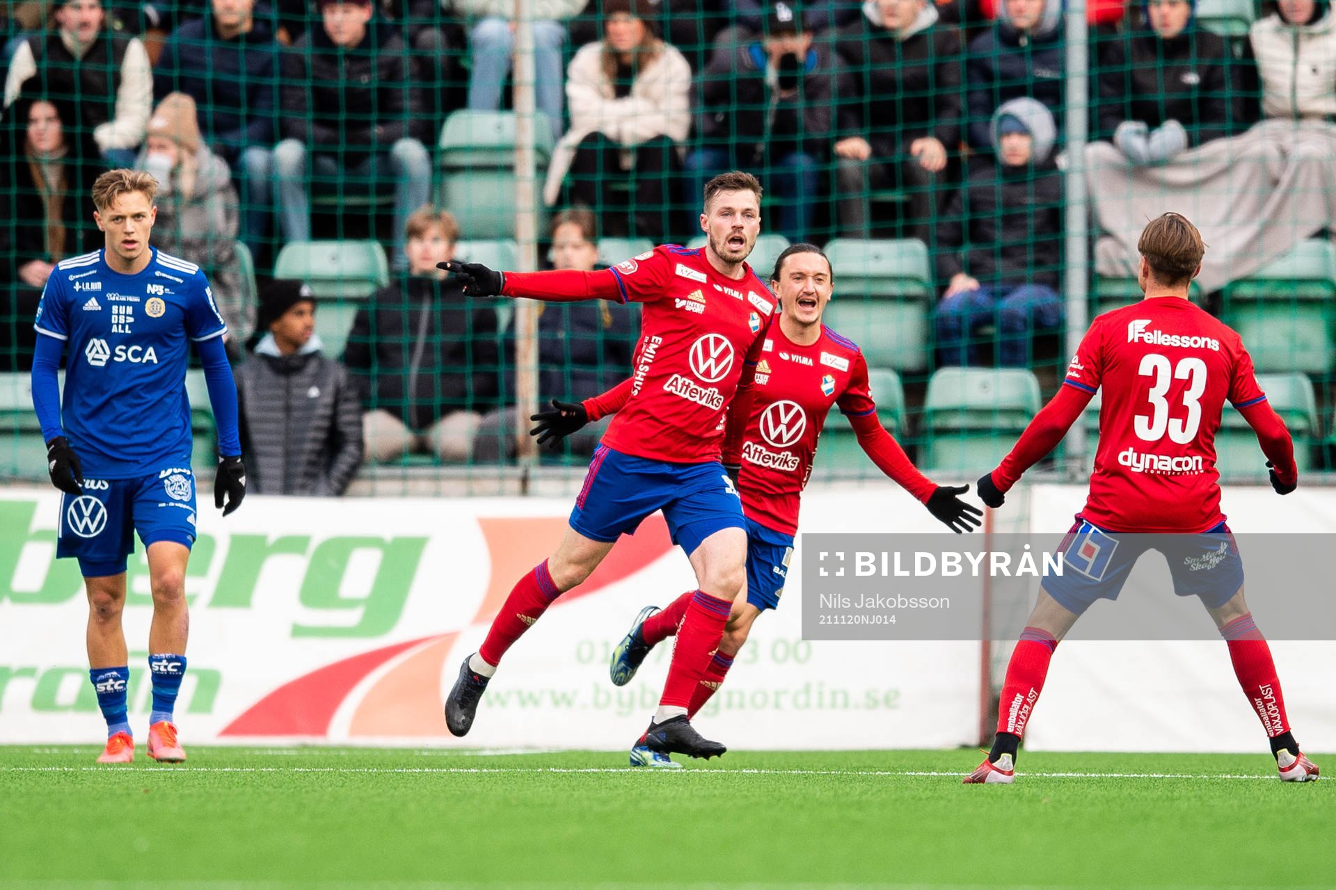 Östers Nicolas Mortensen jublar