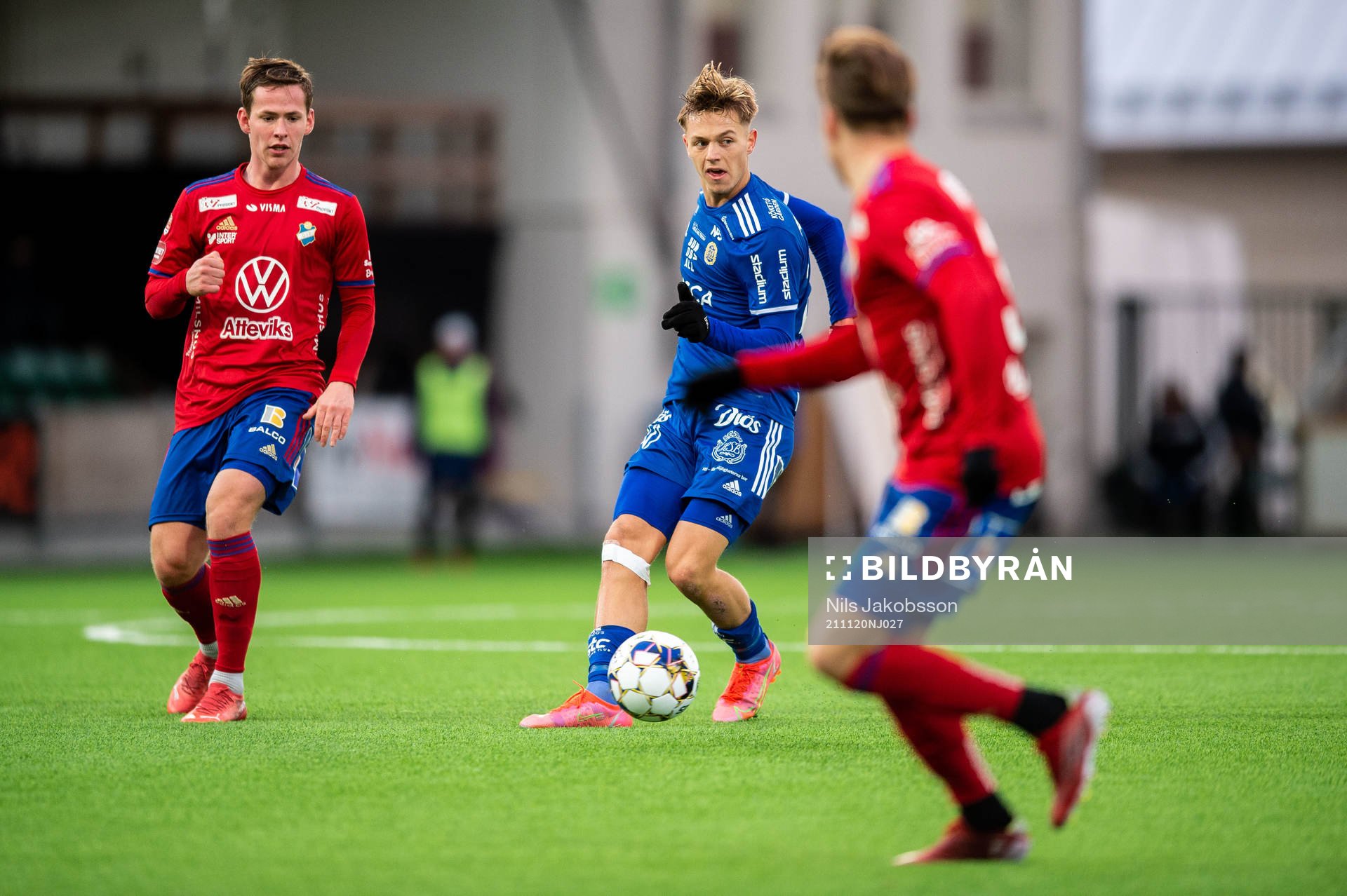 Sundsvalls Ludvig Nåvik  under fotbollsmatchen i Superettan mellan GIF Sundsvall och Öster den 20 november 2021 i Sundsvall. 