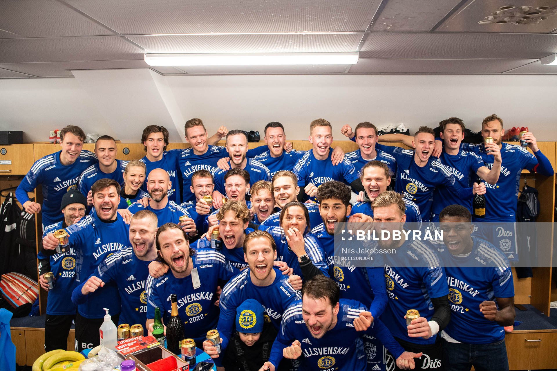 Sundsvalls spelare jublar efter allsvenskt avancemang efter fotbollsmatchen i Superettan mellan GIF Sundsvall och Öster den 20 november 2021 i Sundsvall.