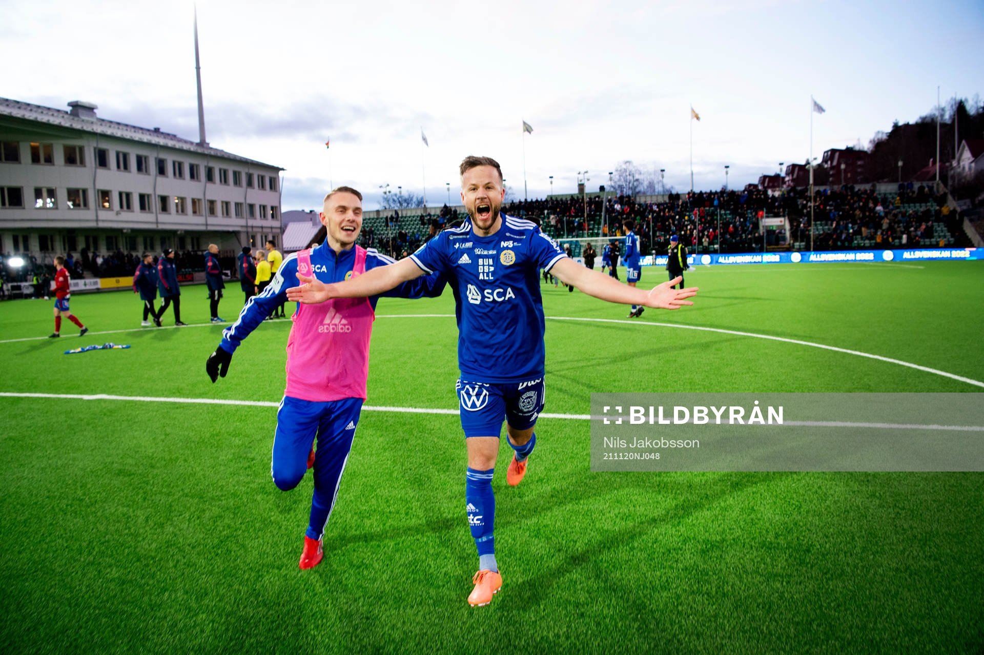 Sundsvalls Albin Palmlöf och Robert Lundström jublar