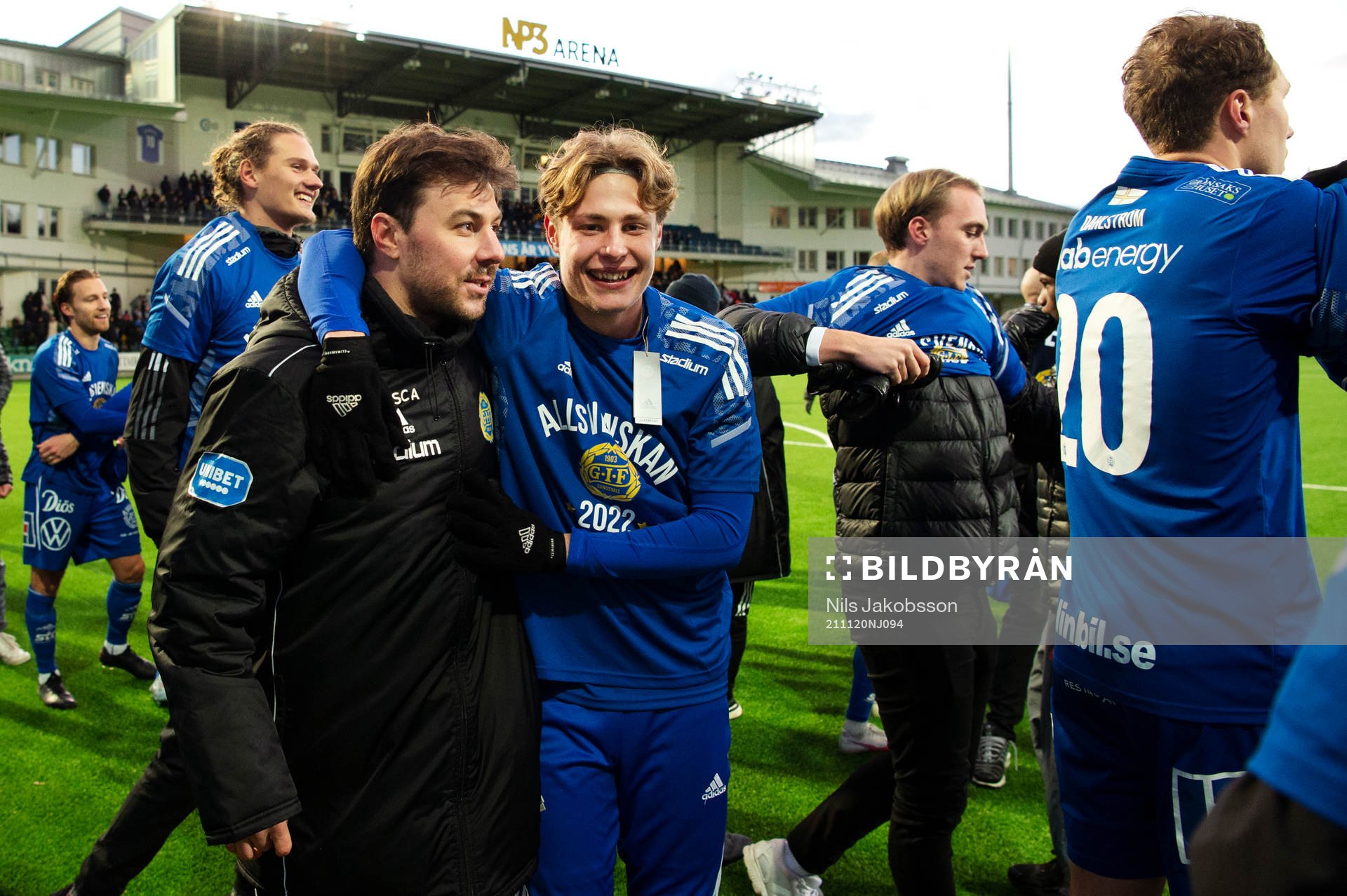 Sundsvalls assisterande tränare Brian Clarhaut och Jesper Carström efter fotbollsmatchen i Superettan mellan GIF Sundsvall och Öster den 20 november 2021 i Sundsvall.