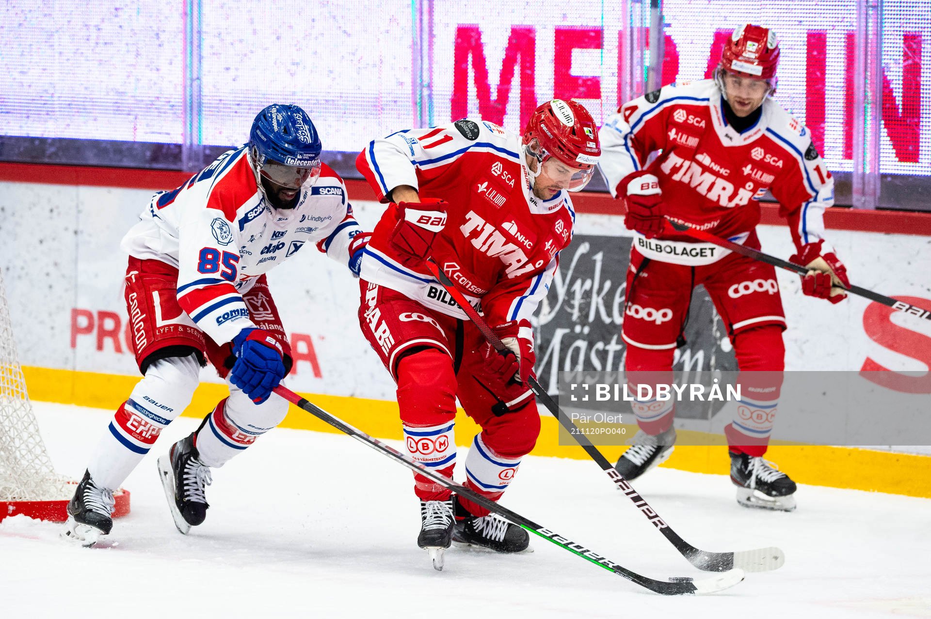 Oskarshamns Daniel Muzito-Bagenda och Timrås Nolan Zajac