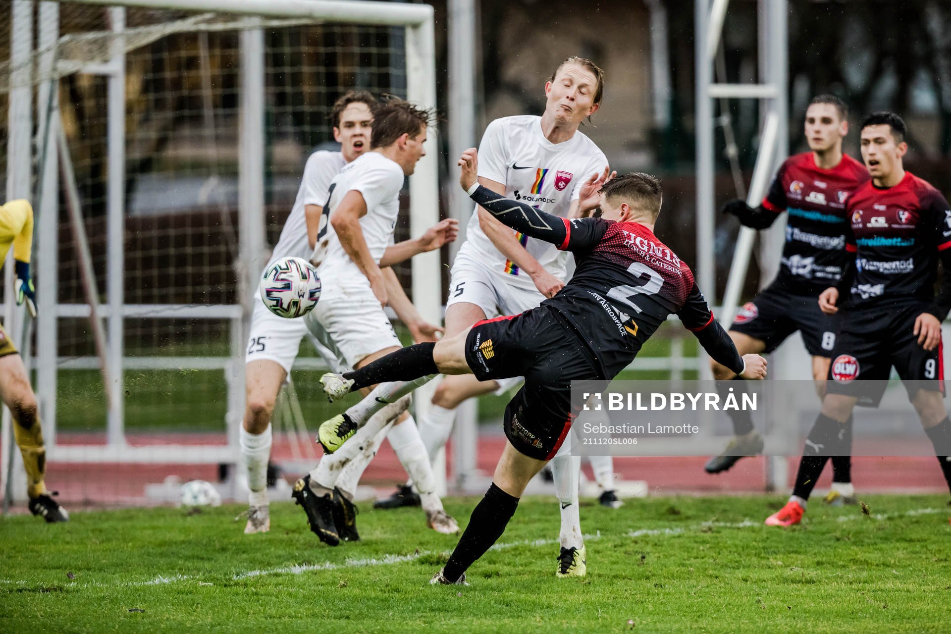 Trollhättans Samuel Rundqvist skjuter in 1-0