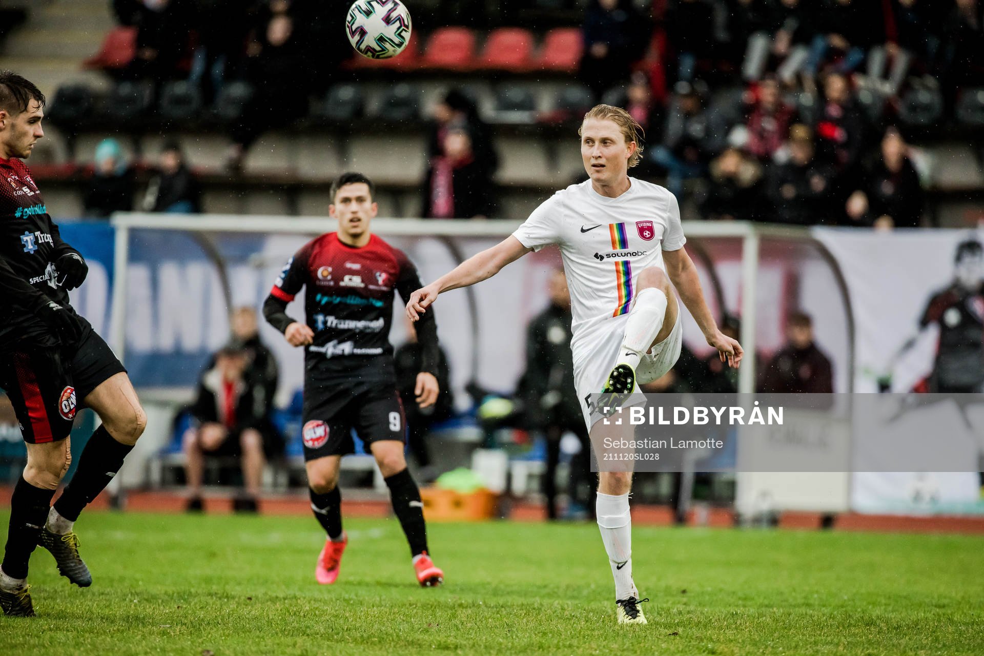 Qvidings Oscar Ehner under fotbollsmatchen i Ettan södra mellan Trollhättan och Qviding den 20 november 2021 i Trollhättan. 