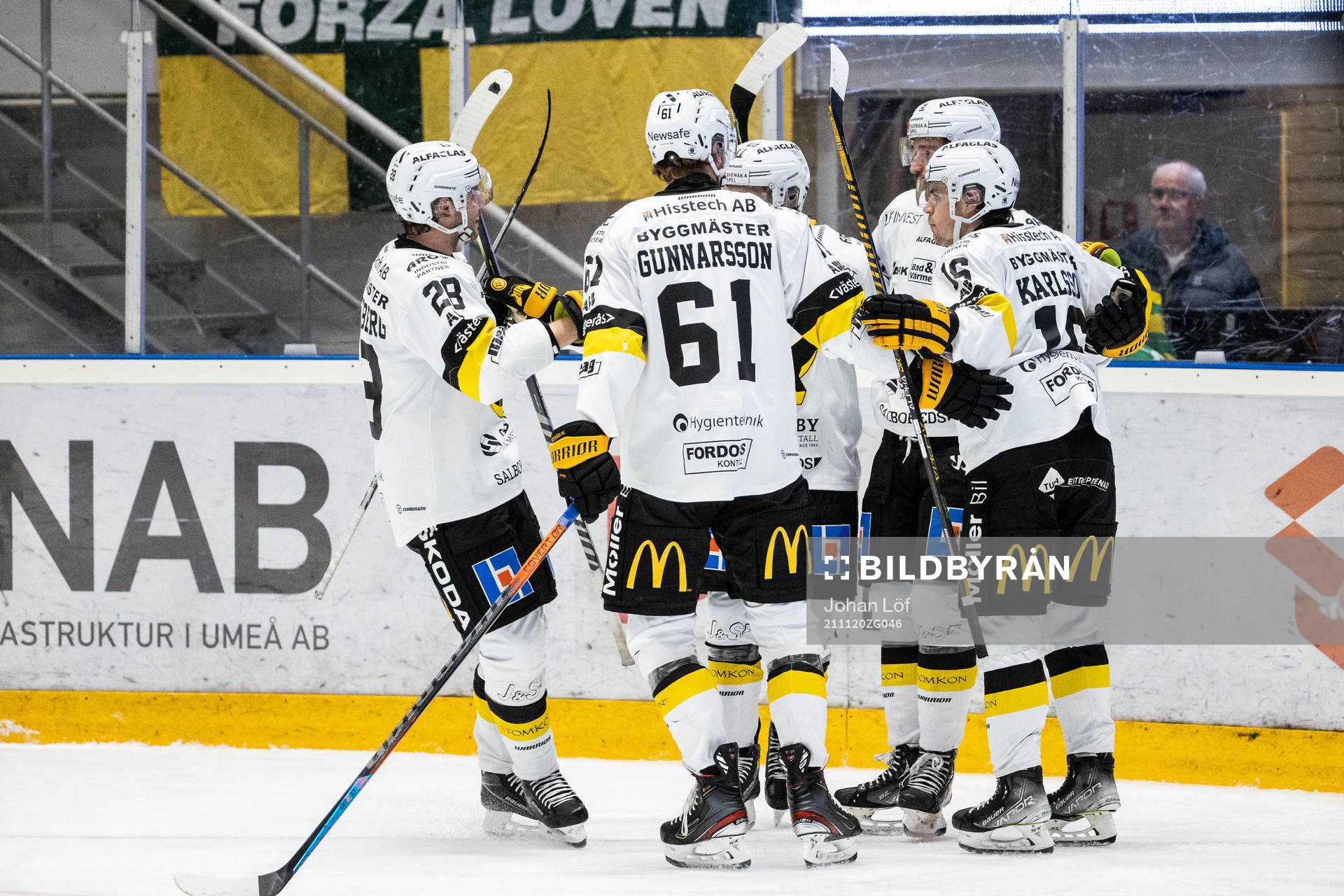 Västerås spelare jublar