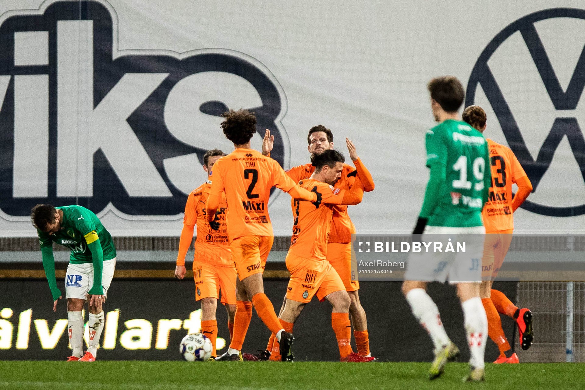 AFC Eskilstunas Ashley Mark Coffey jubla efter 1-1 under fotbollsmatchen i Superettan mellan Jönköpings Södra och AFC Eskilstuna den 21 november 2021 i Jönköping.