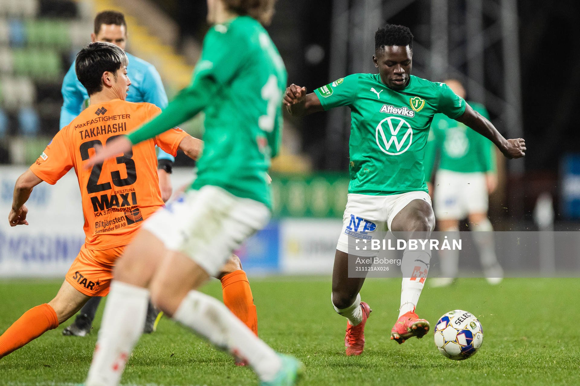 Jönköpings Eric Johana Omondi under fotbollsmatchen i Superettan mellan Jönköpings Södra och AFC Eskilstuna den 21 november 2021 i Jönköping.
