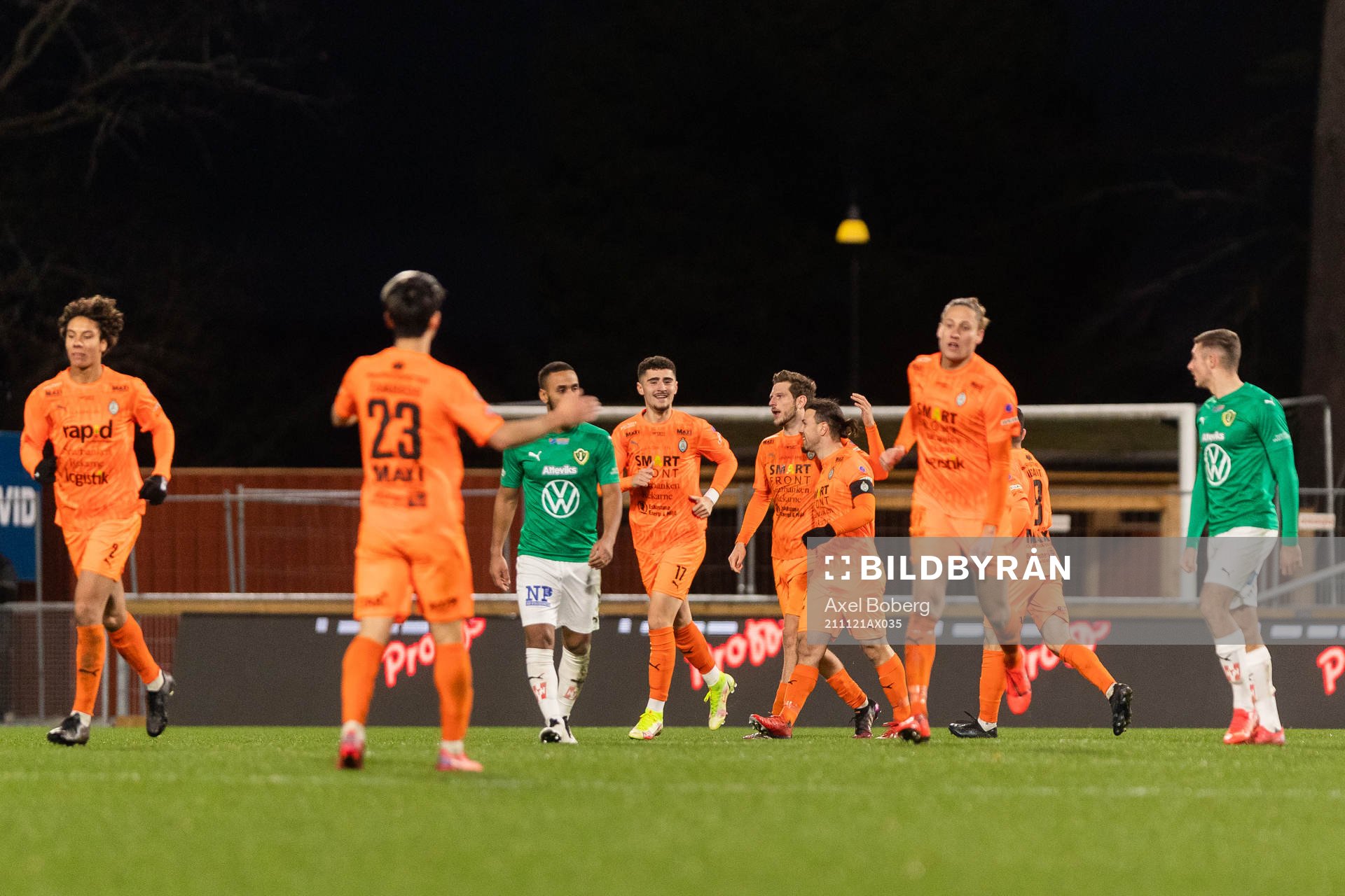 Spelare ur Eskilstuna jublar
