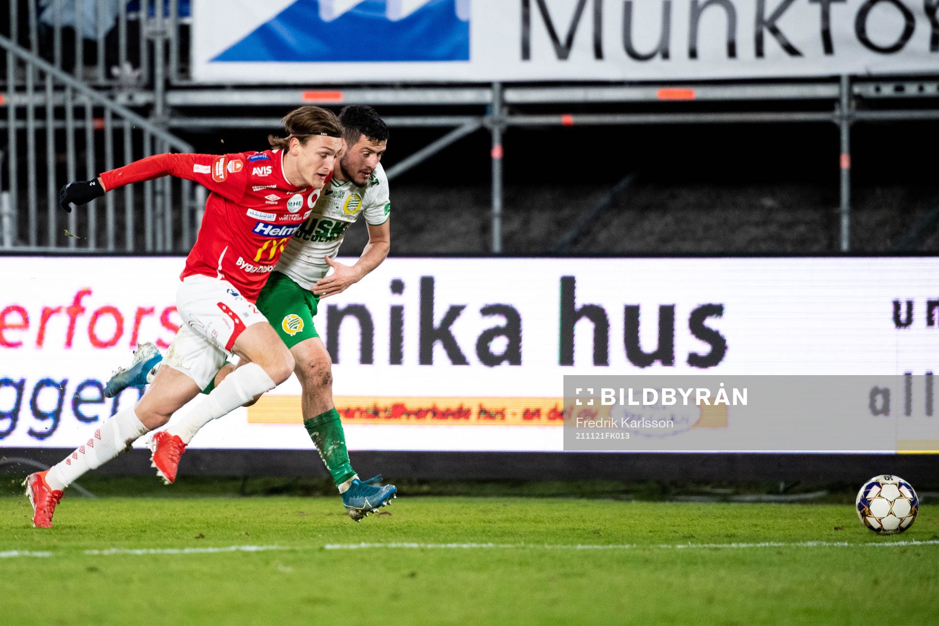 Degerfors Gustav Granath och Hammarbys Astrit Selmani