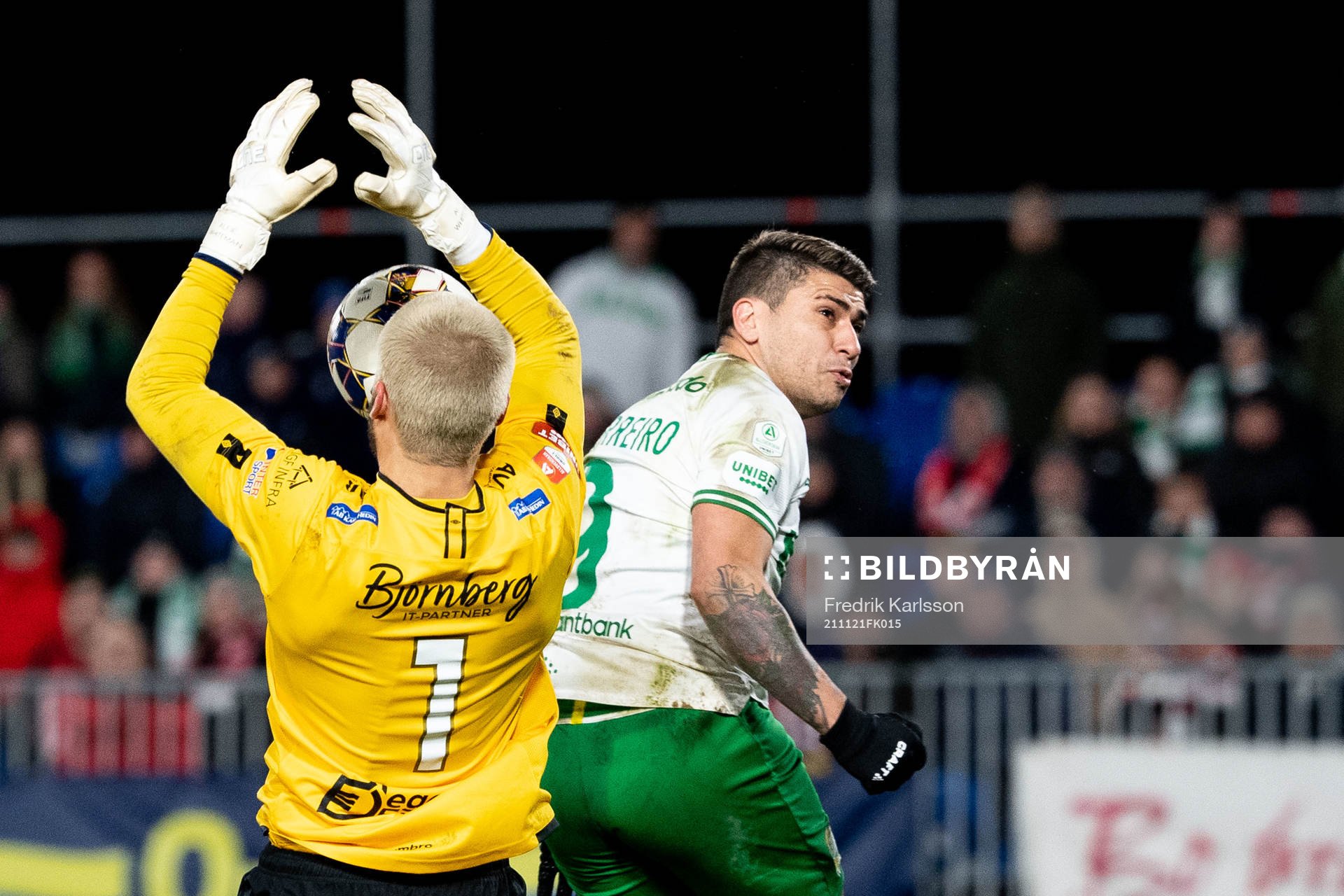 Degerfors målvakt Alfie Malik Whiteman och Hammarbys
