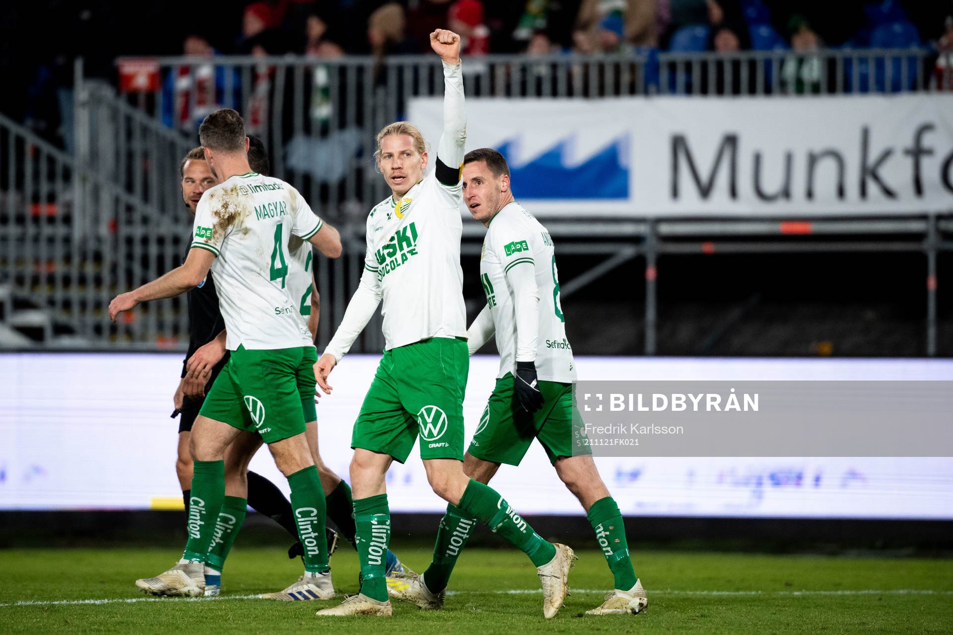 Hammarbys Gustav Ludwigson jublar