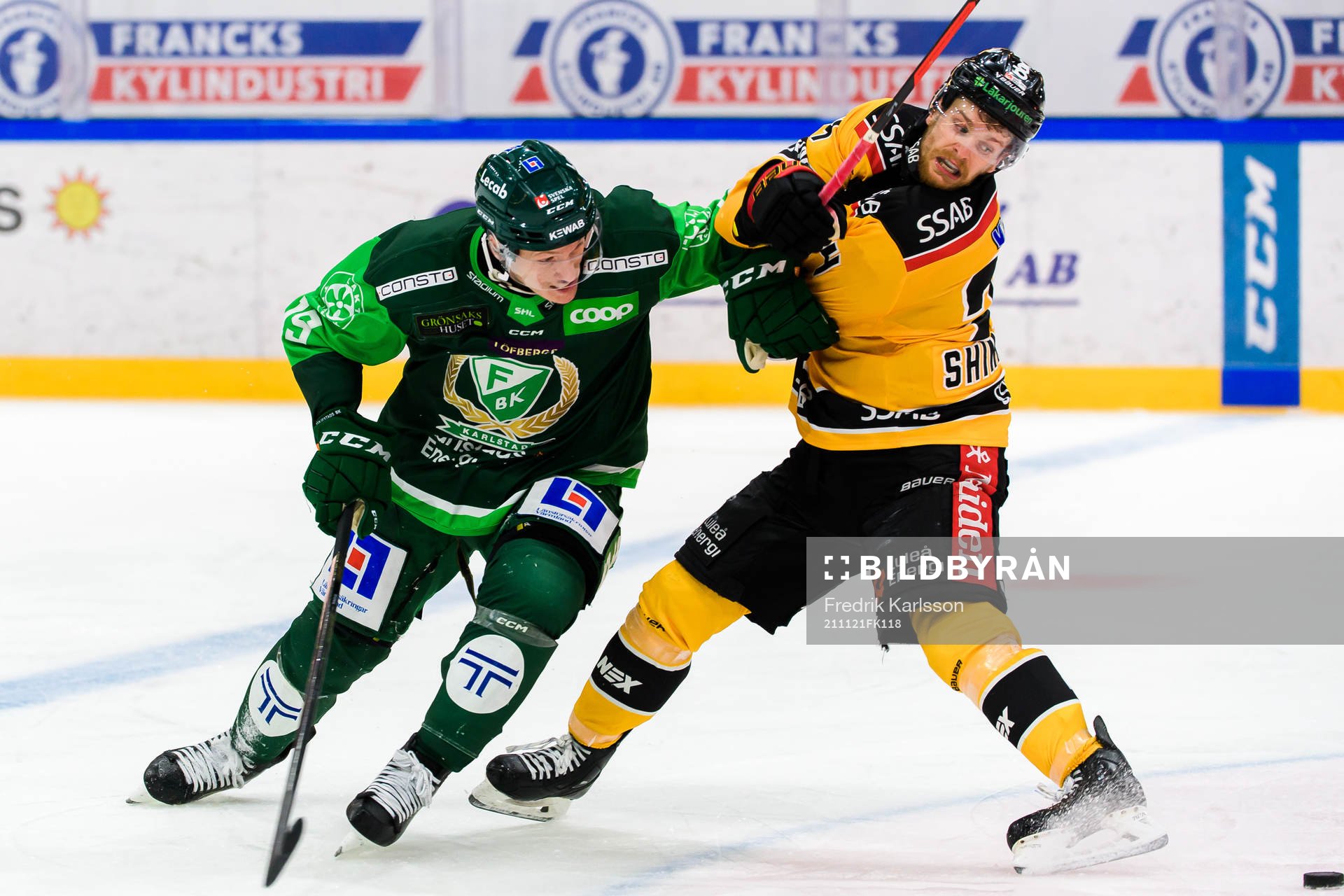 Färjestads Gustav Rydahl och Luleås Brendan Shinnimin