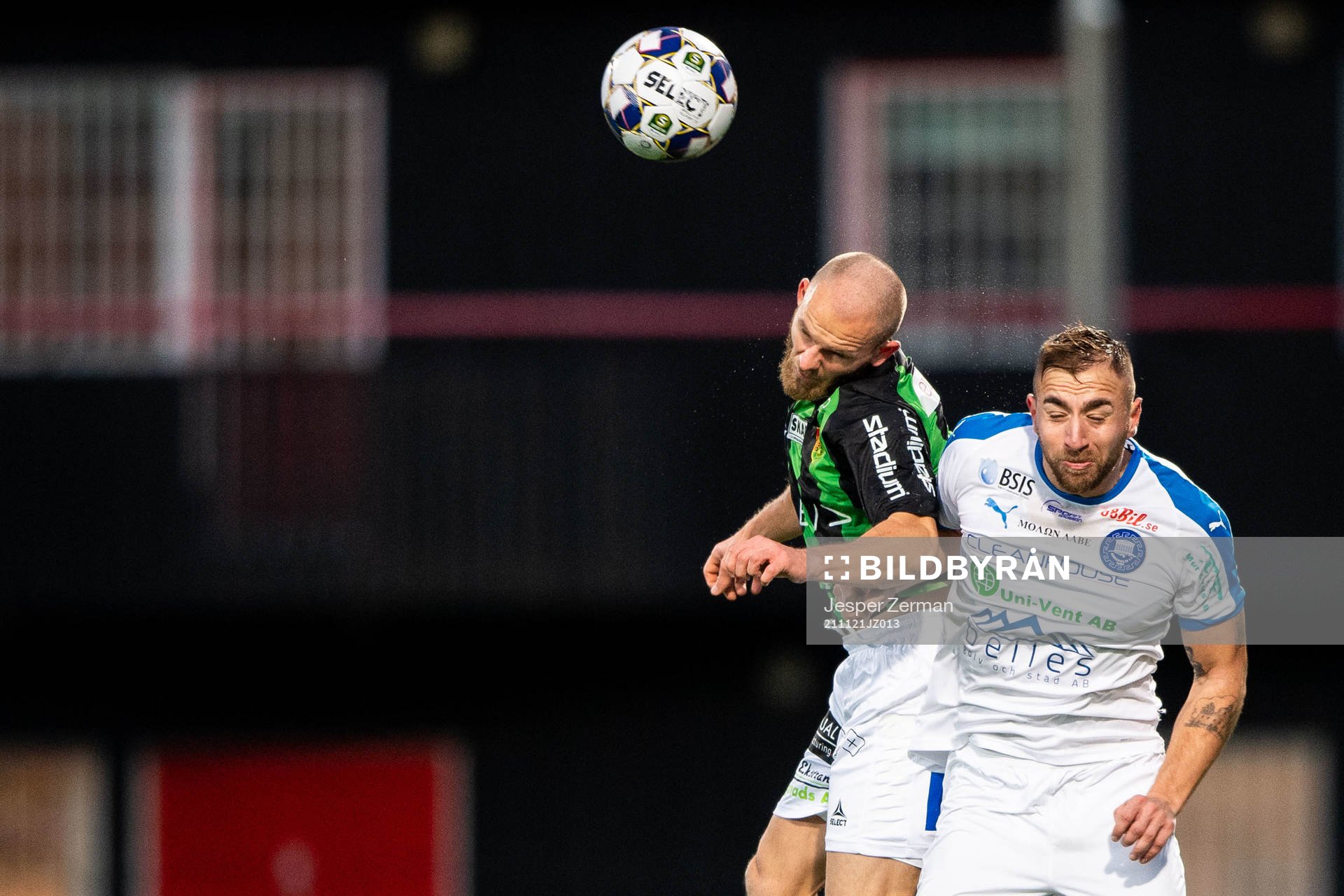 GAIS Niklas Andersen och Akropolis Sotirios Nikopoulos under fotbollsmatchen i Superettan mellan Akropolis och GAIS den 21 november 2021 i Stockholm.