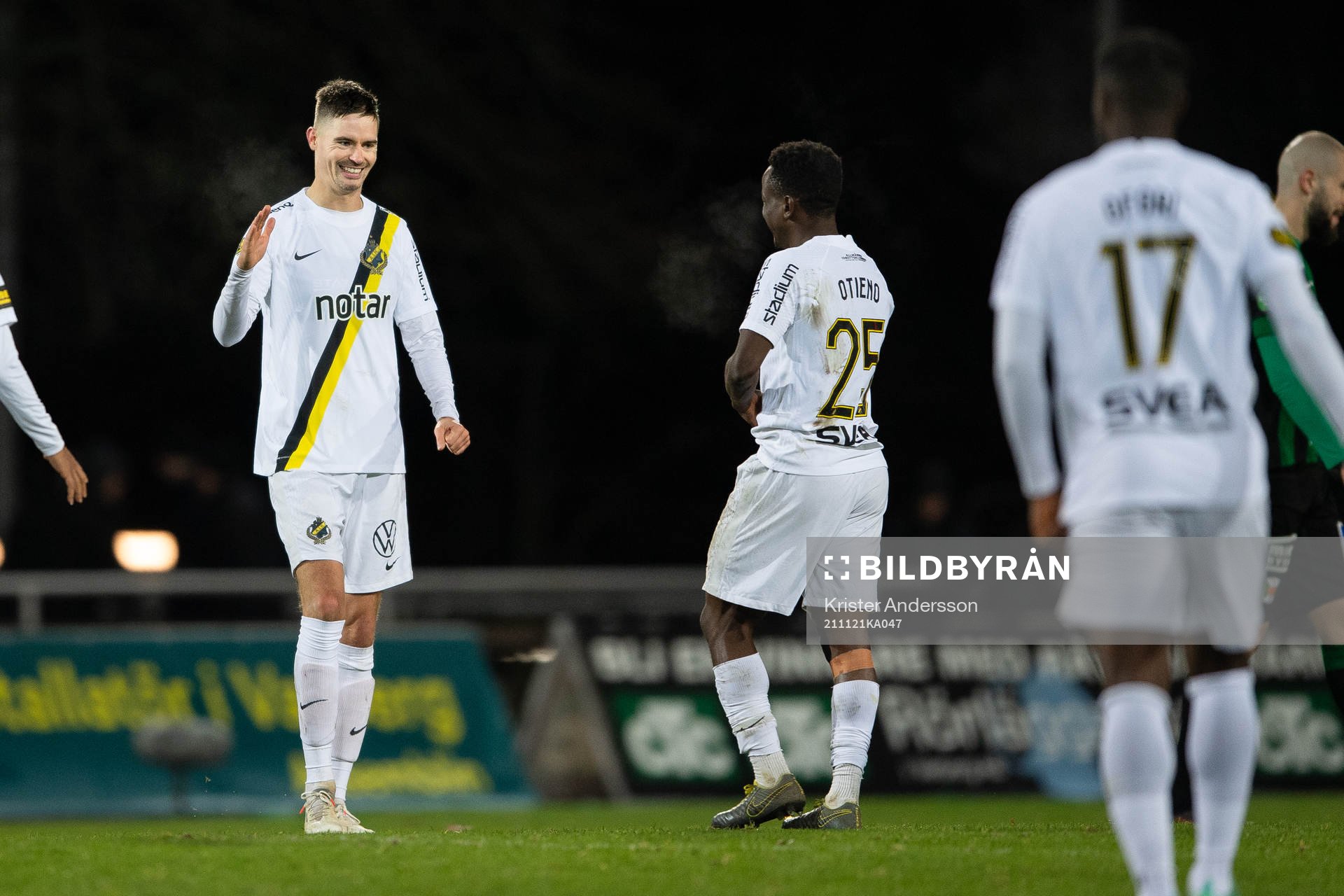 s Mikael Lustig jublar