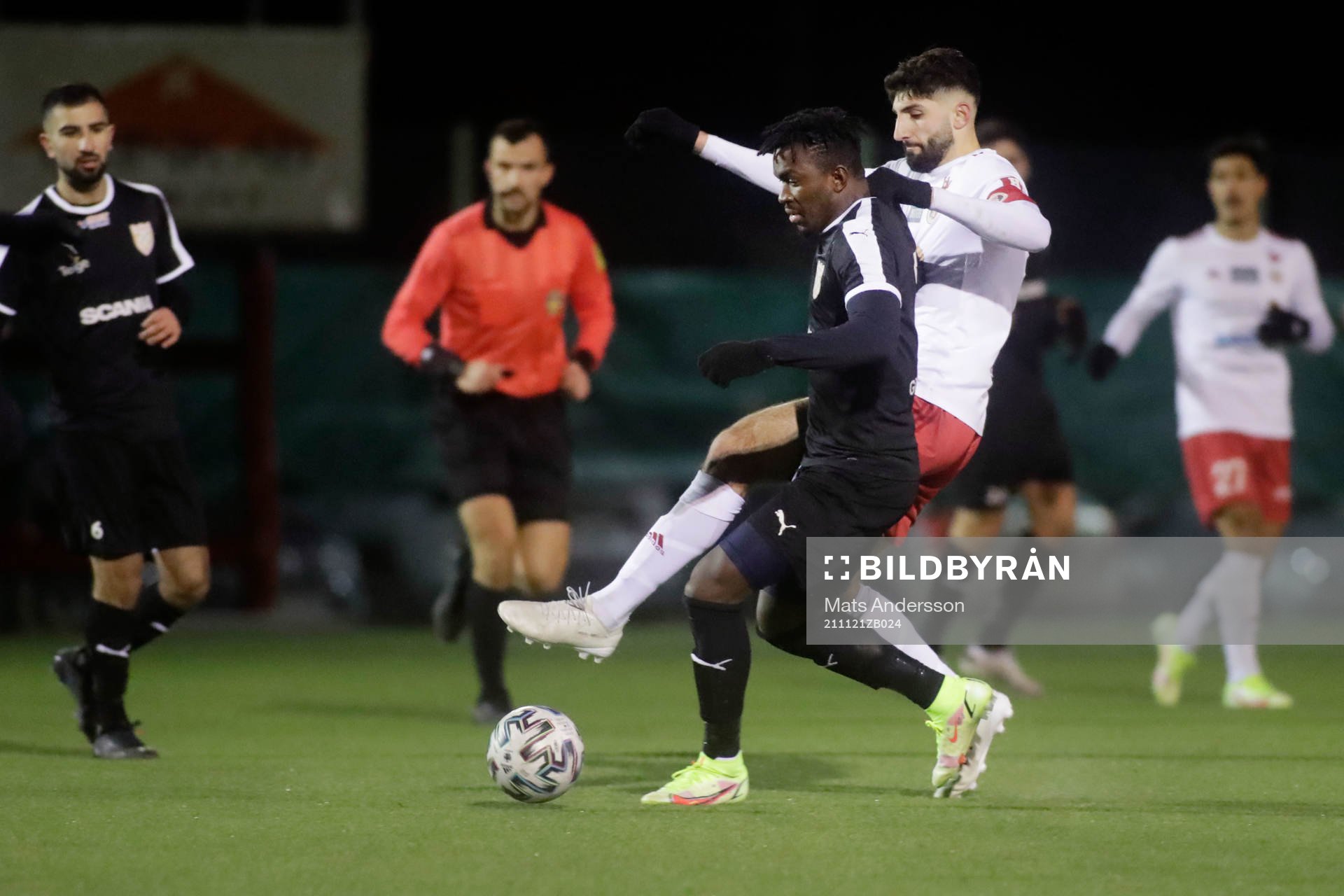 Assyriska Mamadouba Diaby och Hudiksvall Cihan Sener
