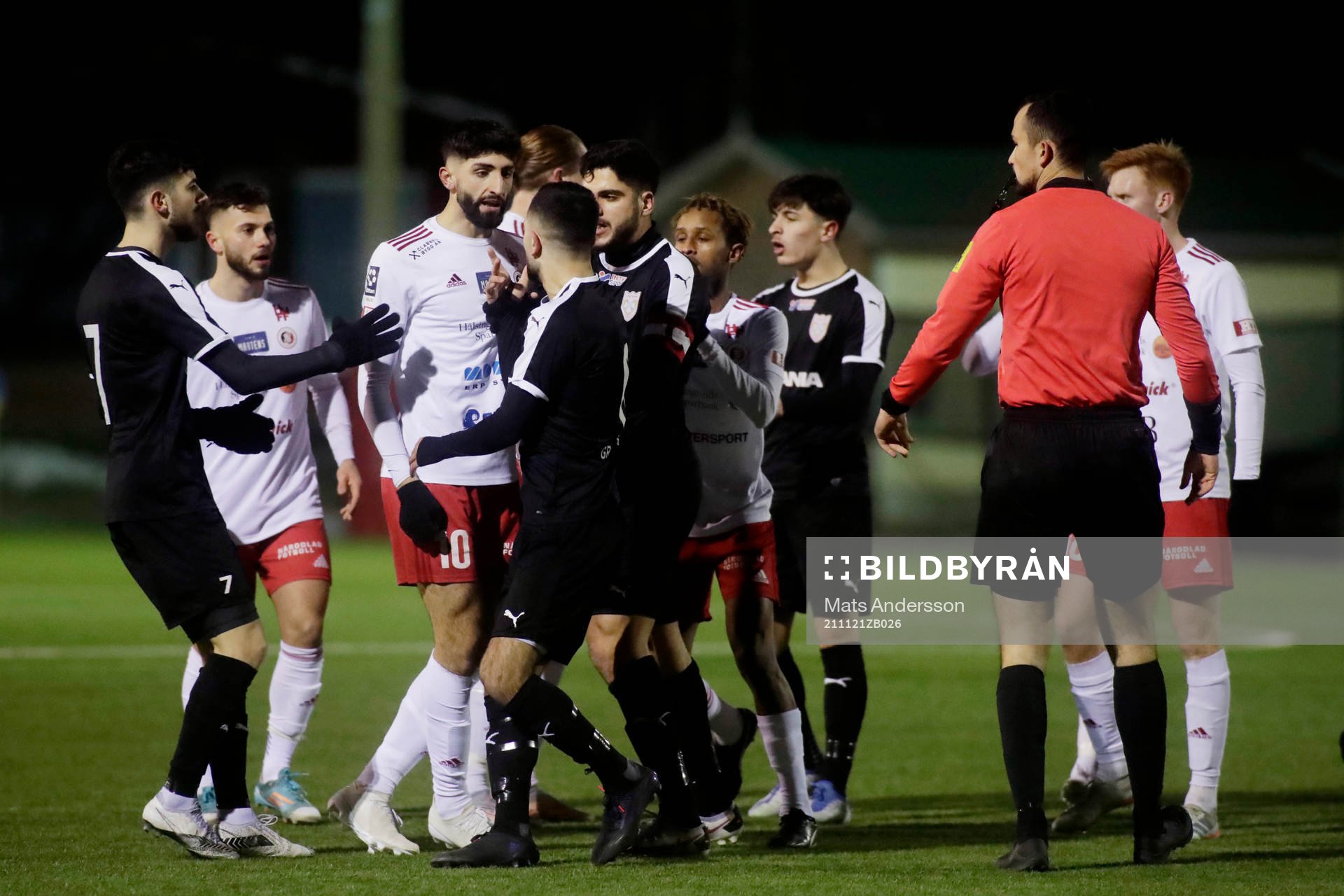 Hudiksvall Cihan Sener och Assyriska Gabriel Aphrem i