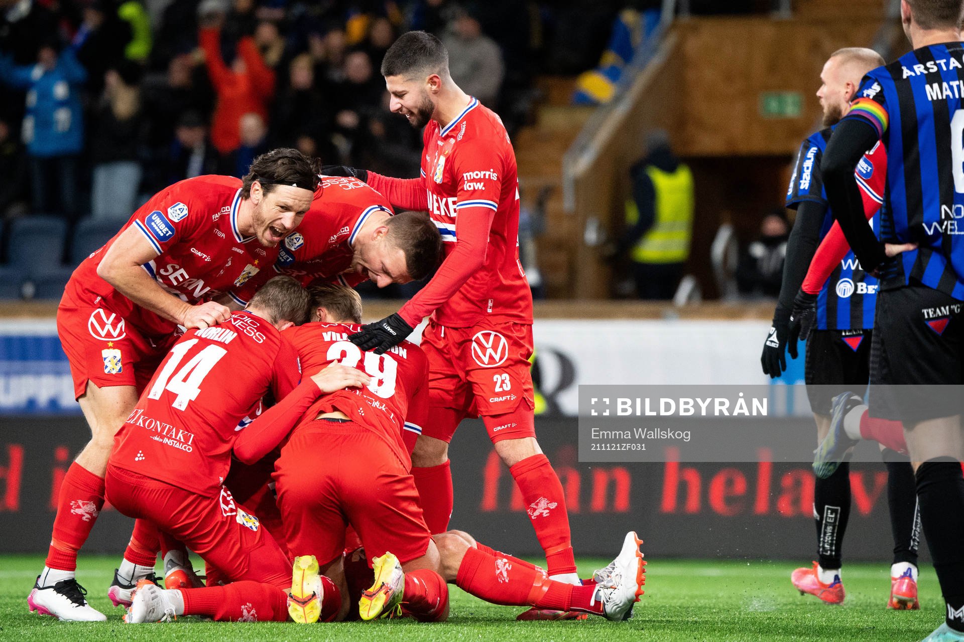IFK Göteborgs spelare jublar