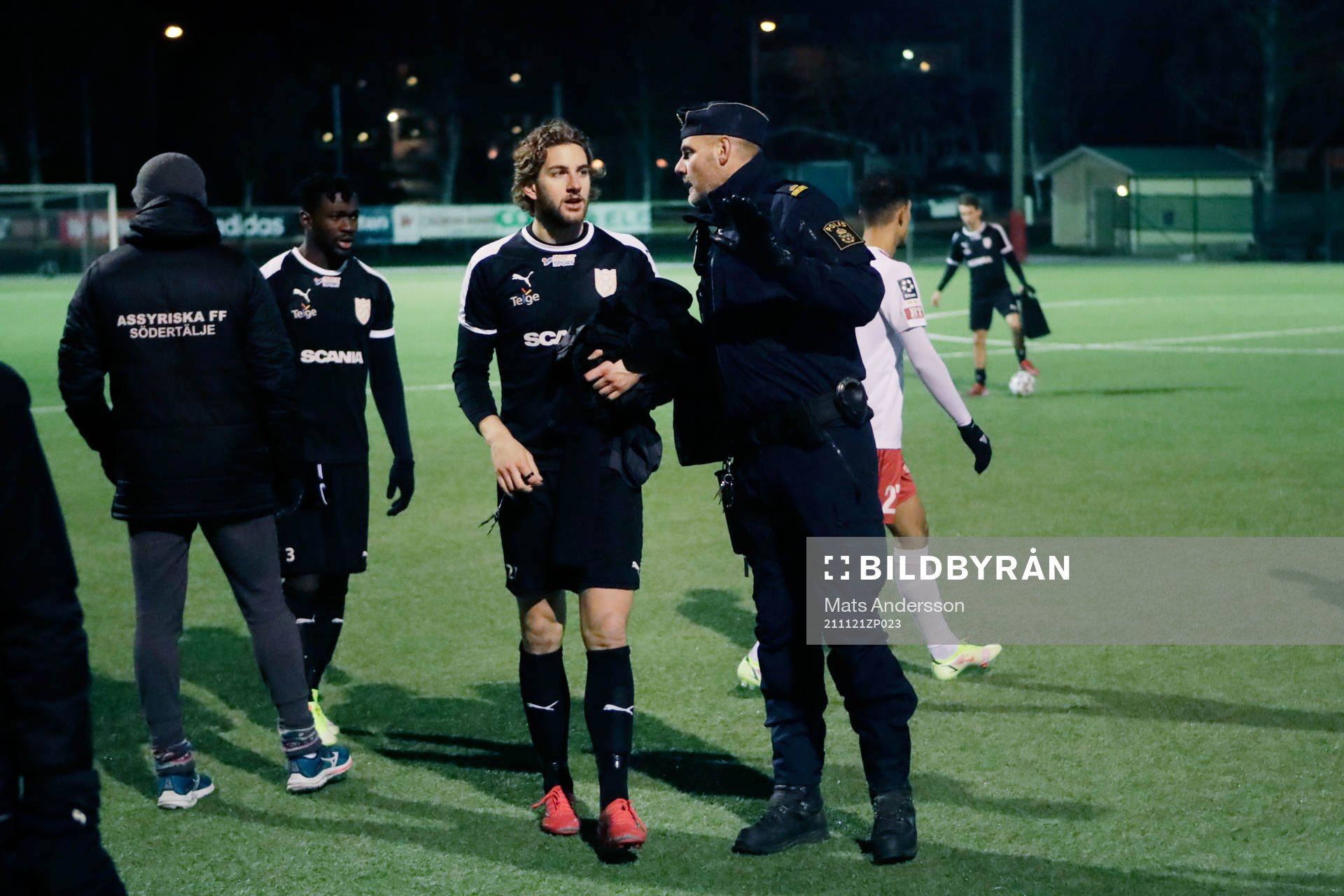 Assyriska Alessandro Zavan i samtal med polisen